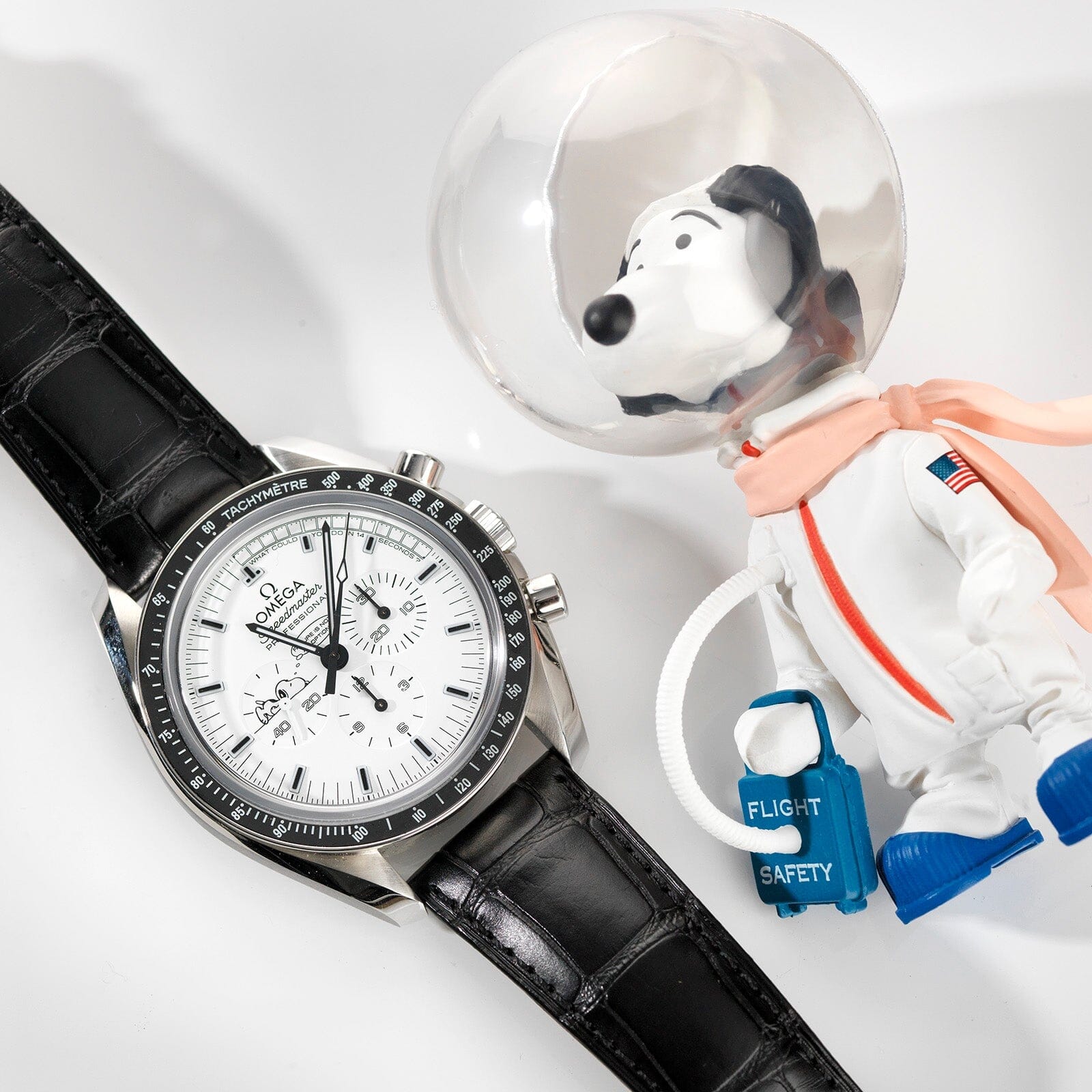 Omega speedmaster professional silver snoopy online award