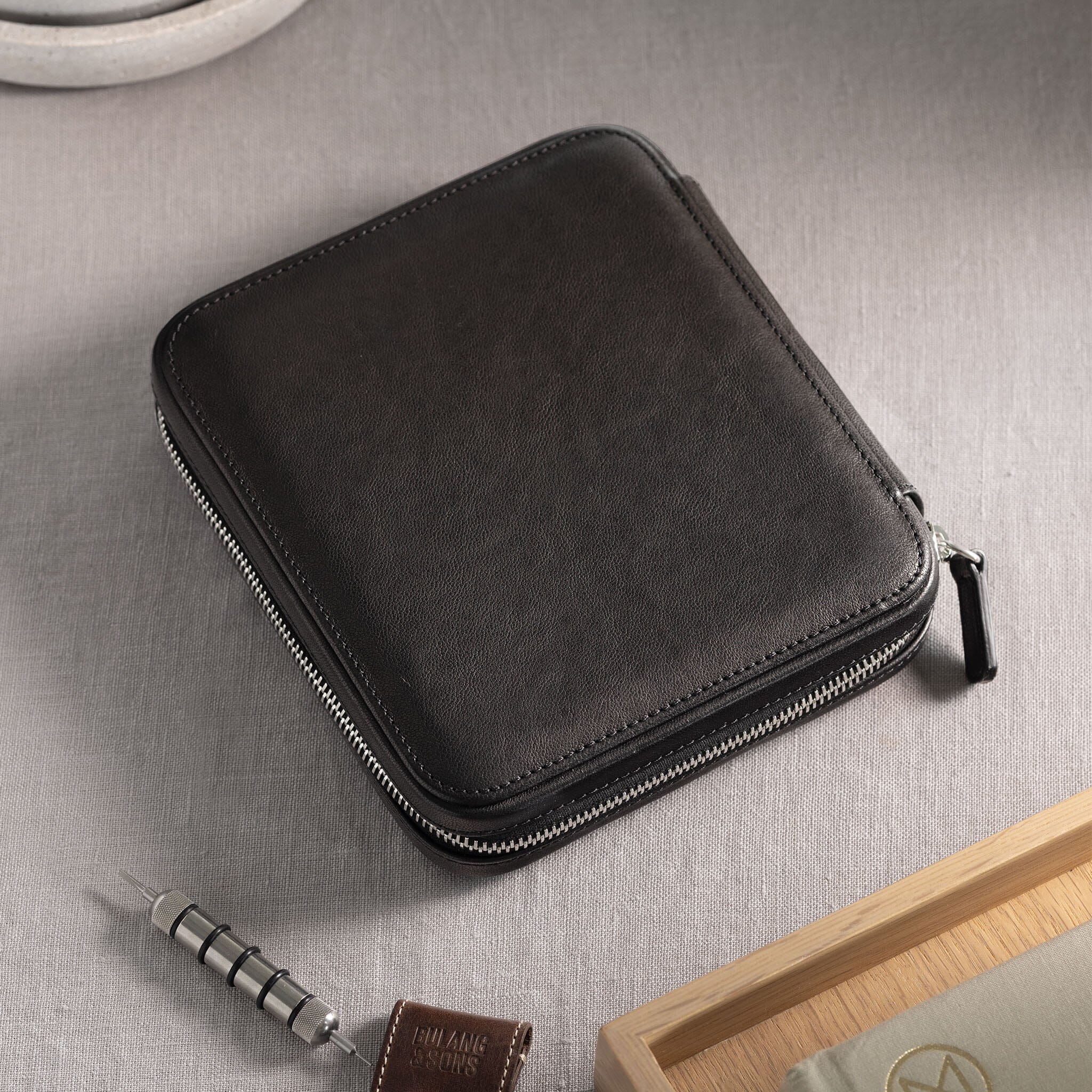 Black 4 Watch Leather Zip Folder