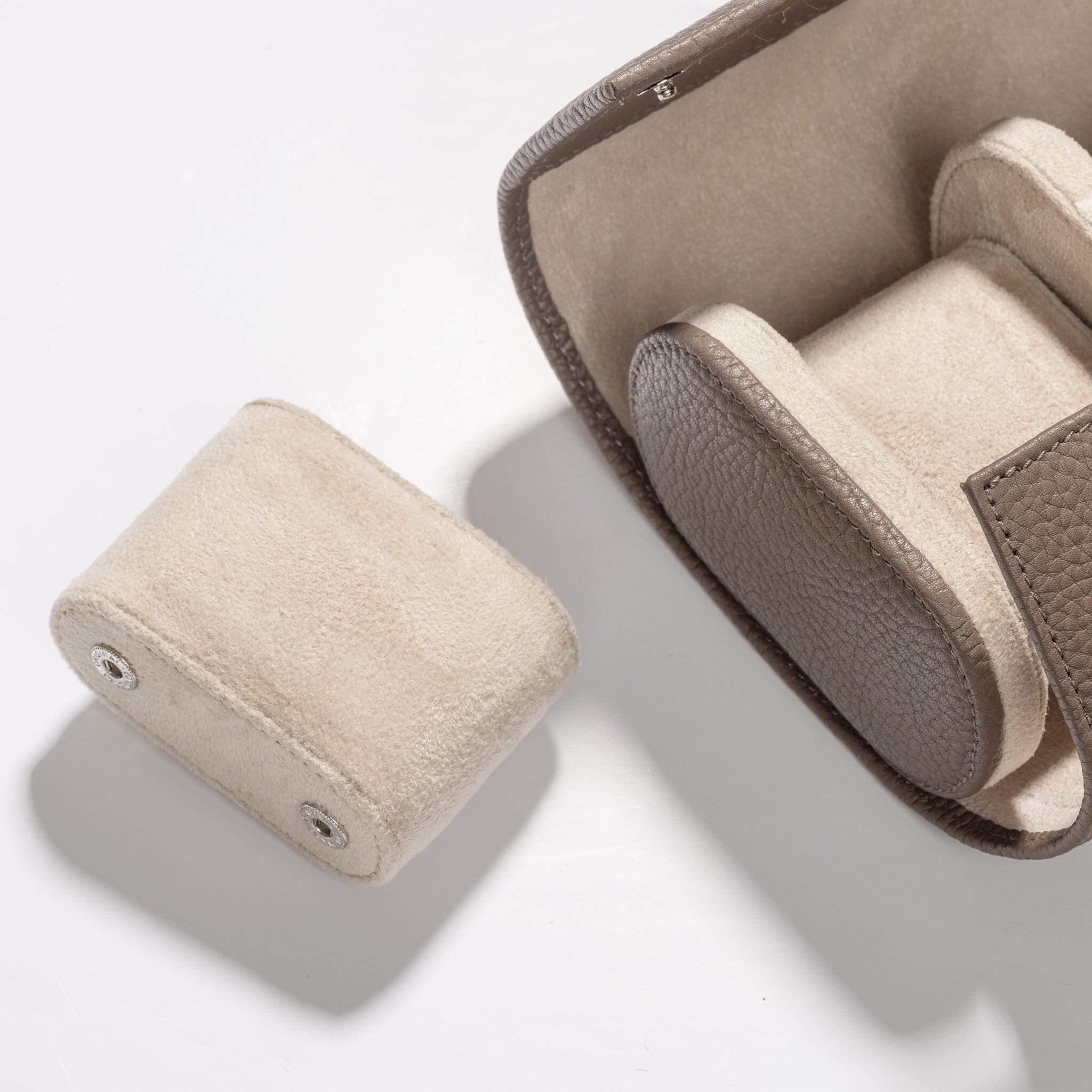 OVAL 3 WATCH TAUPE LEATHER WATCH BOX
