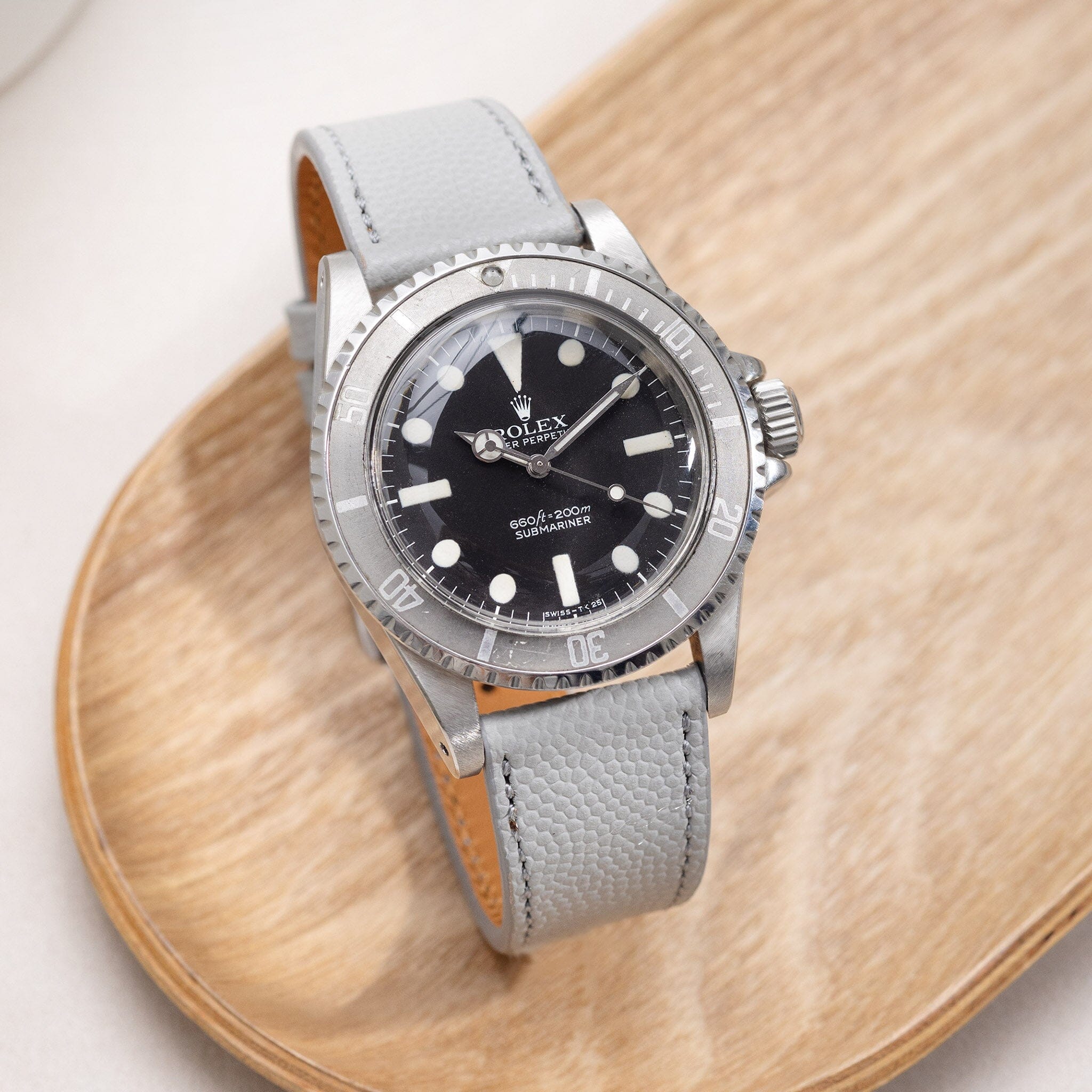 Pebbled Light Grey Tonal Leather Watch Strap