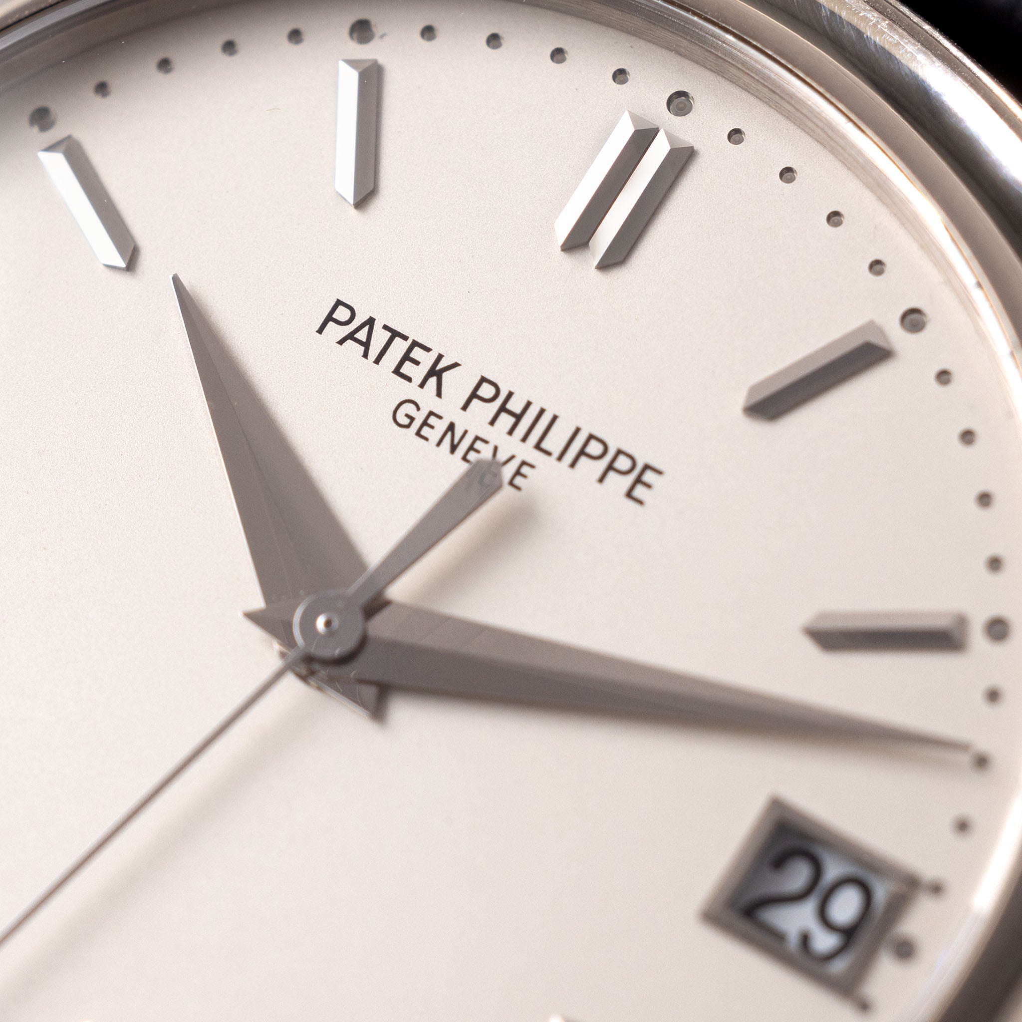 Patek Philippe Calatrava "Grand Taile" White gold Box and Papers Ref 5127G