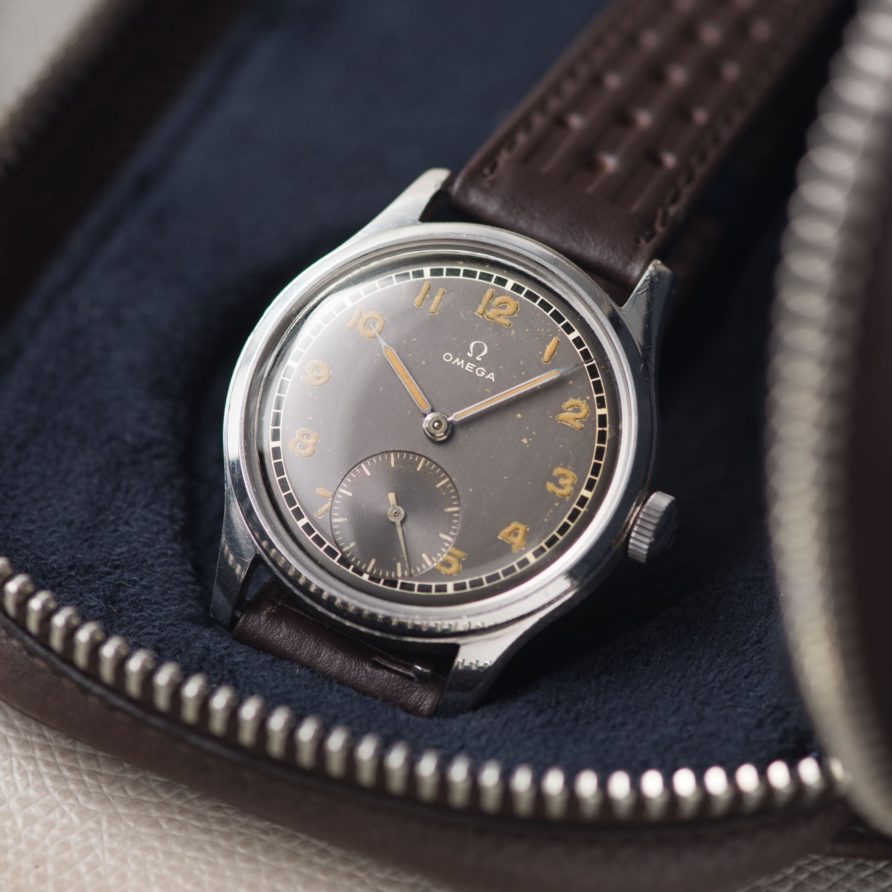 vintage omega dress watch Suveran Reference 2400-1 1940s Simple V Neck Tulle Size:36R veneer