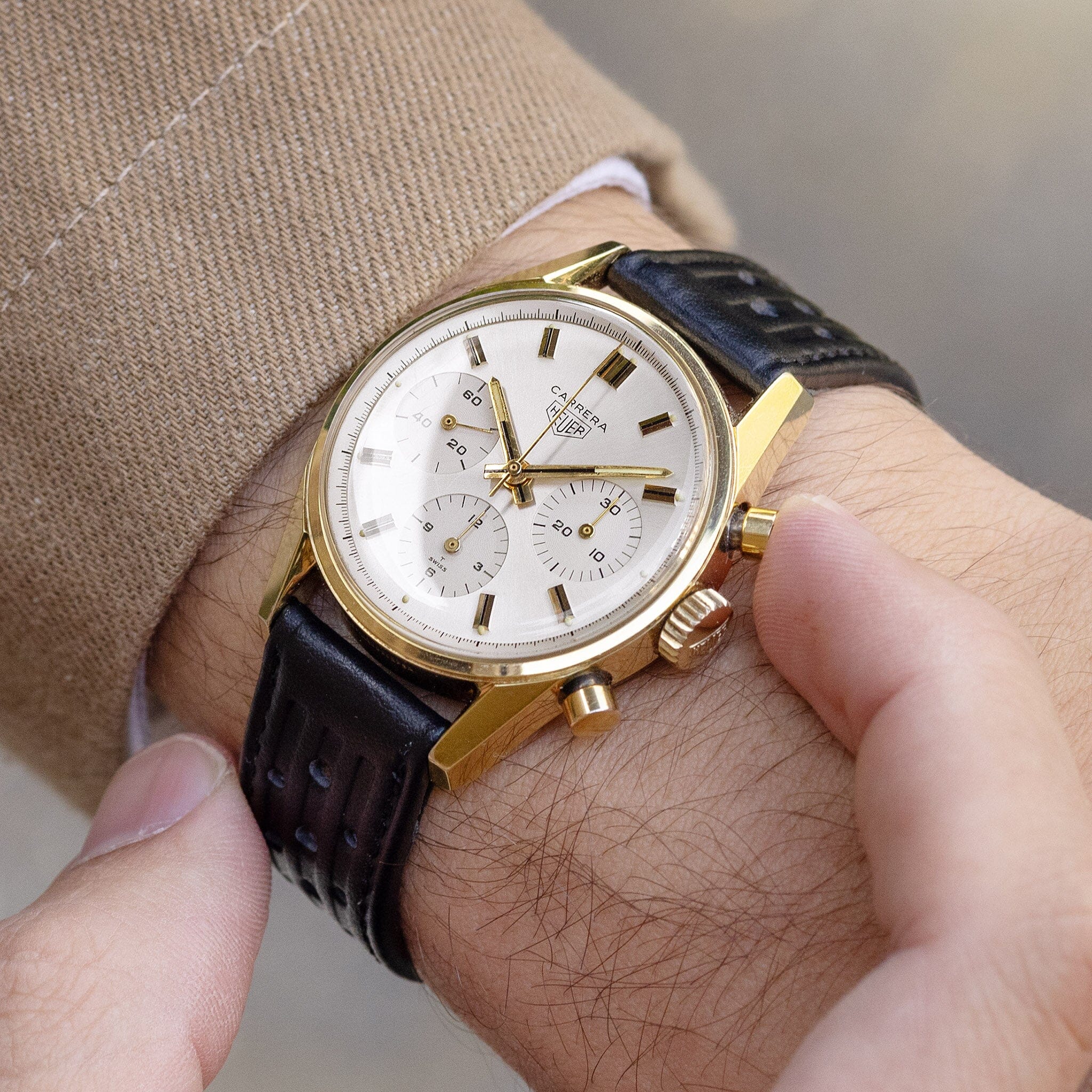 Gold carrera outlet watch