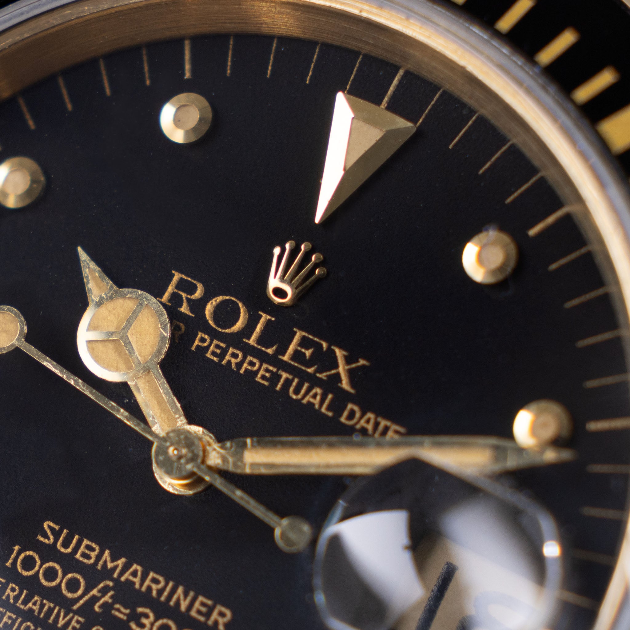 Rolex Submariner Date in 18k gold ref. 16808 with black nipple dial Box and Papers