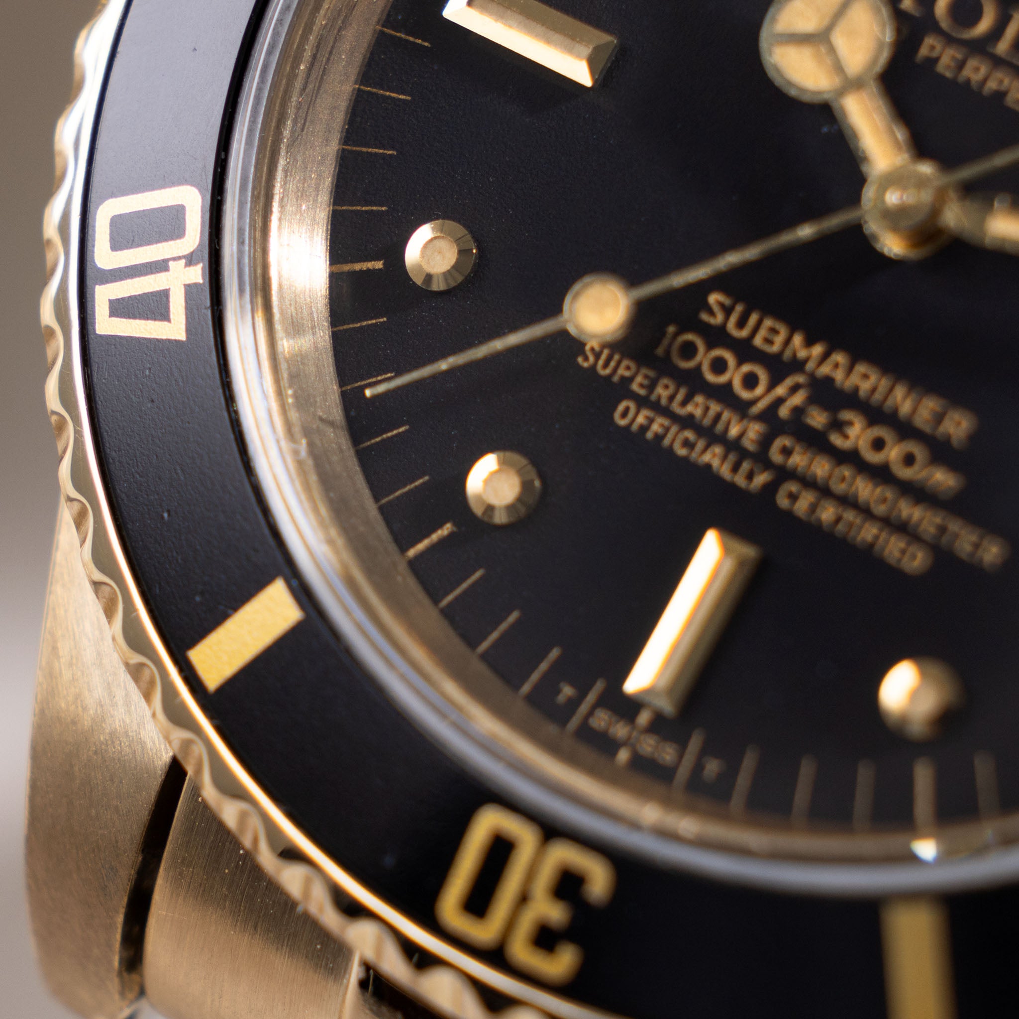 Rolex Submariner Date in 18k gold ref. 16808 with black nipple dial Box and Papers