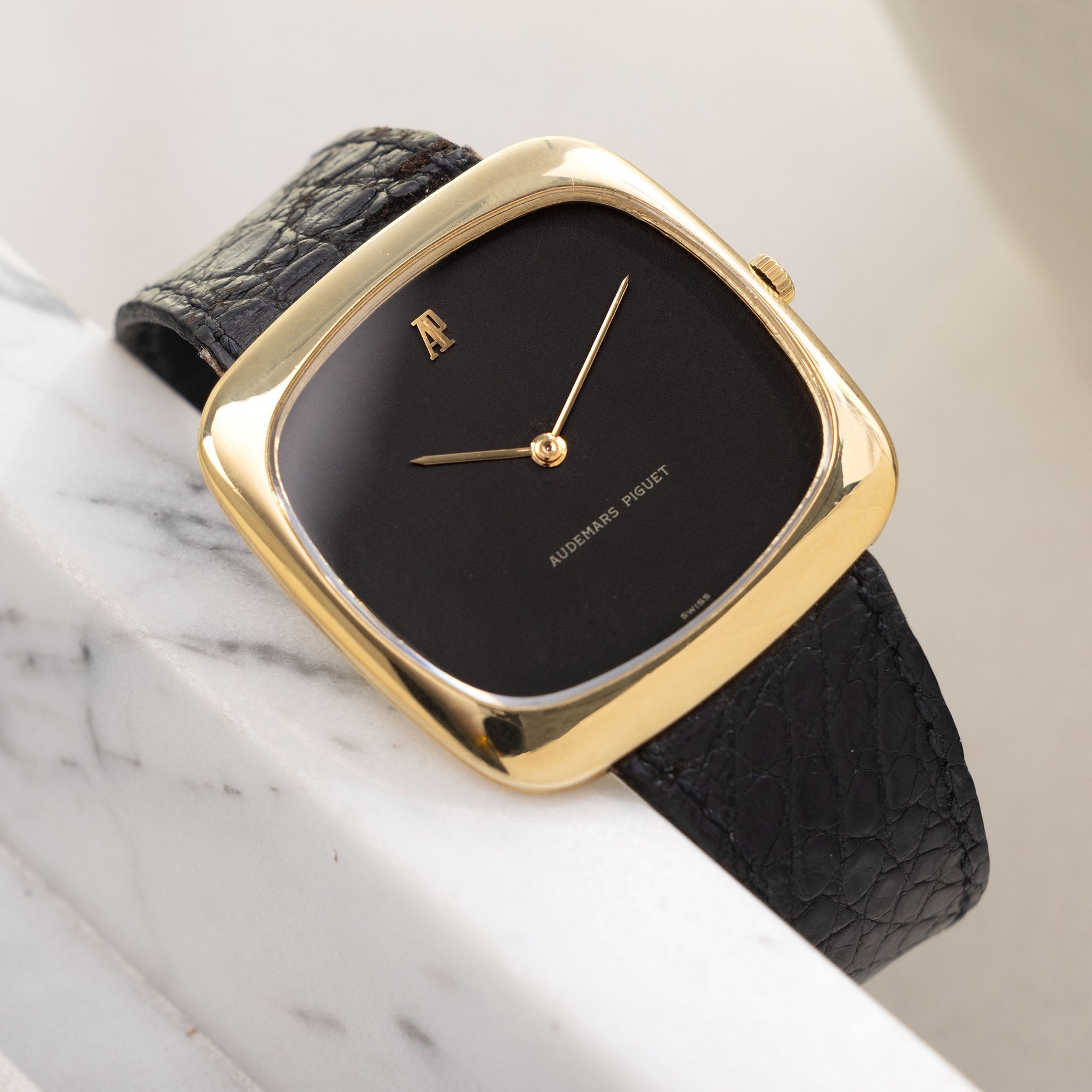 Audemars Piguet "Coussin " 18 k yellow gold Dresswatch “ultra thin “