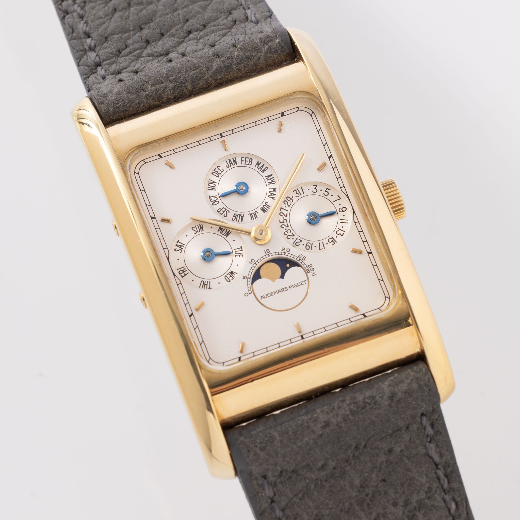 Audemars Piguet Edward Piguet Quantième Perpetual in 18k Yellow Gold Ref. 25682BA