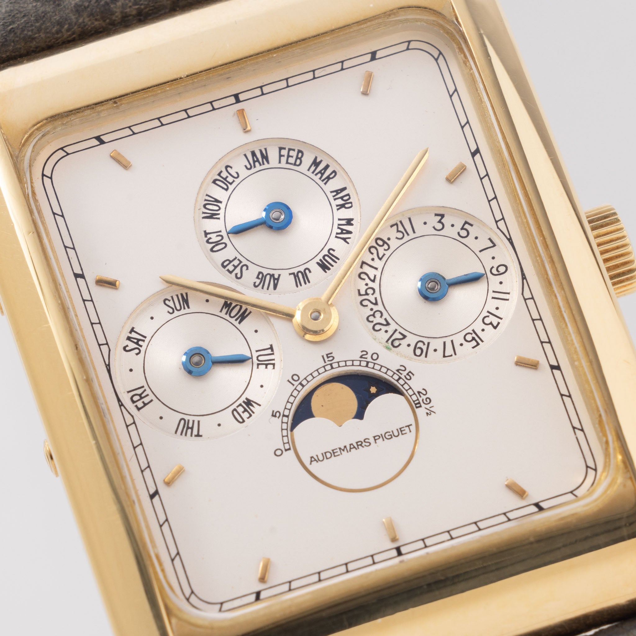 Audemars Piguet Edward Piguet Quantième Perpetual in 18k Yellow Gold Ref. 25682BA