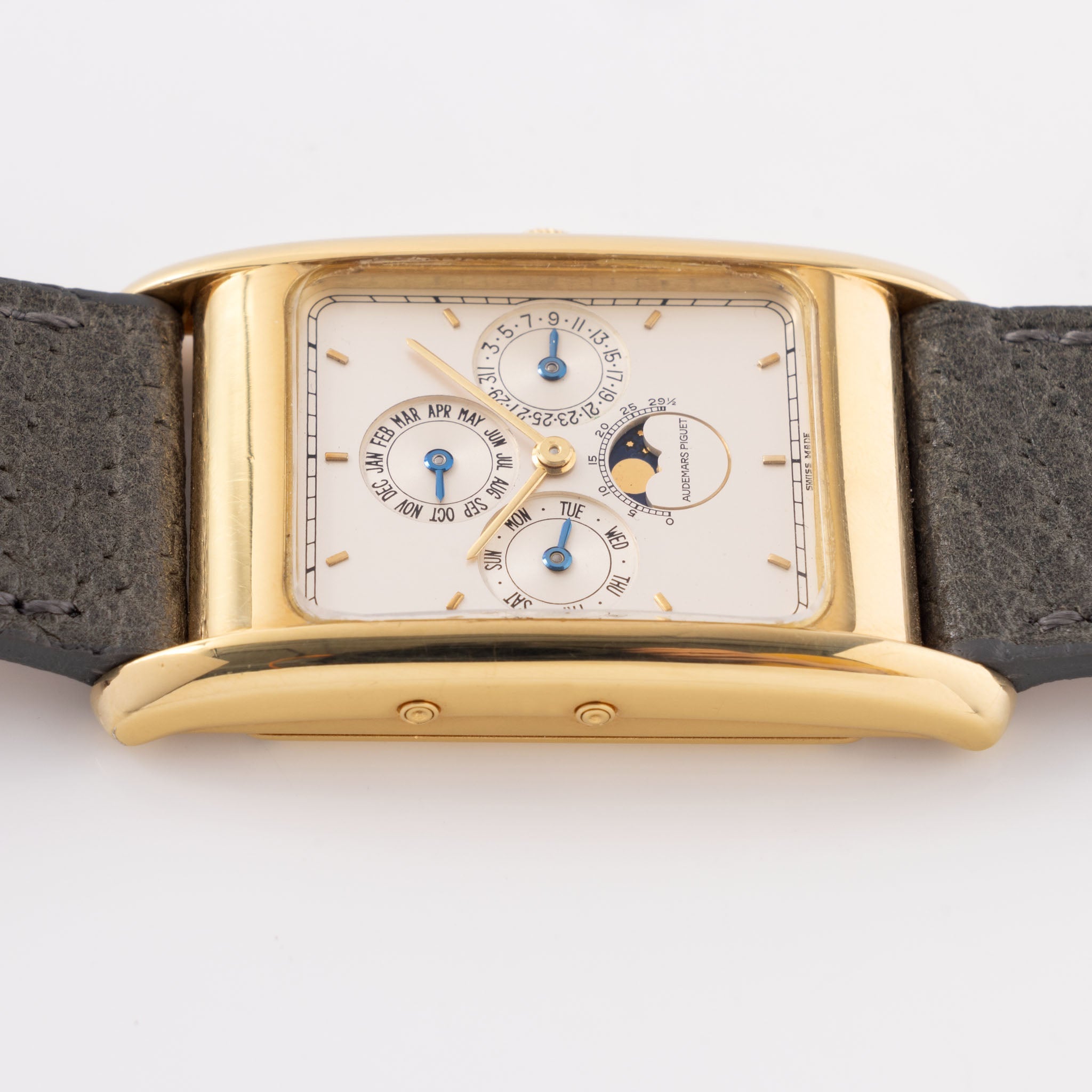 Audemars Piguet Edward Piguet Quantième Perpetual in 18k Yellow Gold Ref. 25682BA