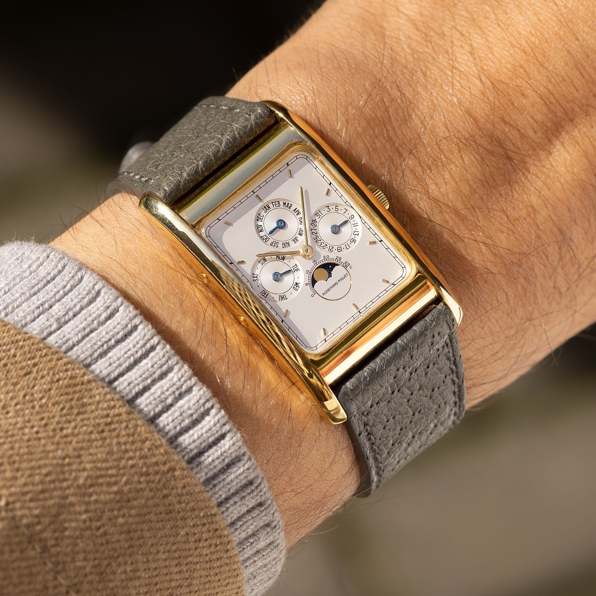 Audemars Piguet Edward Piguet Quantième Perpetual in 18k Yellow Gold Ref. 25682BA