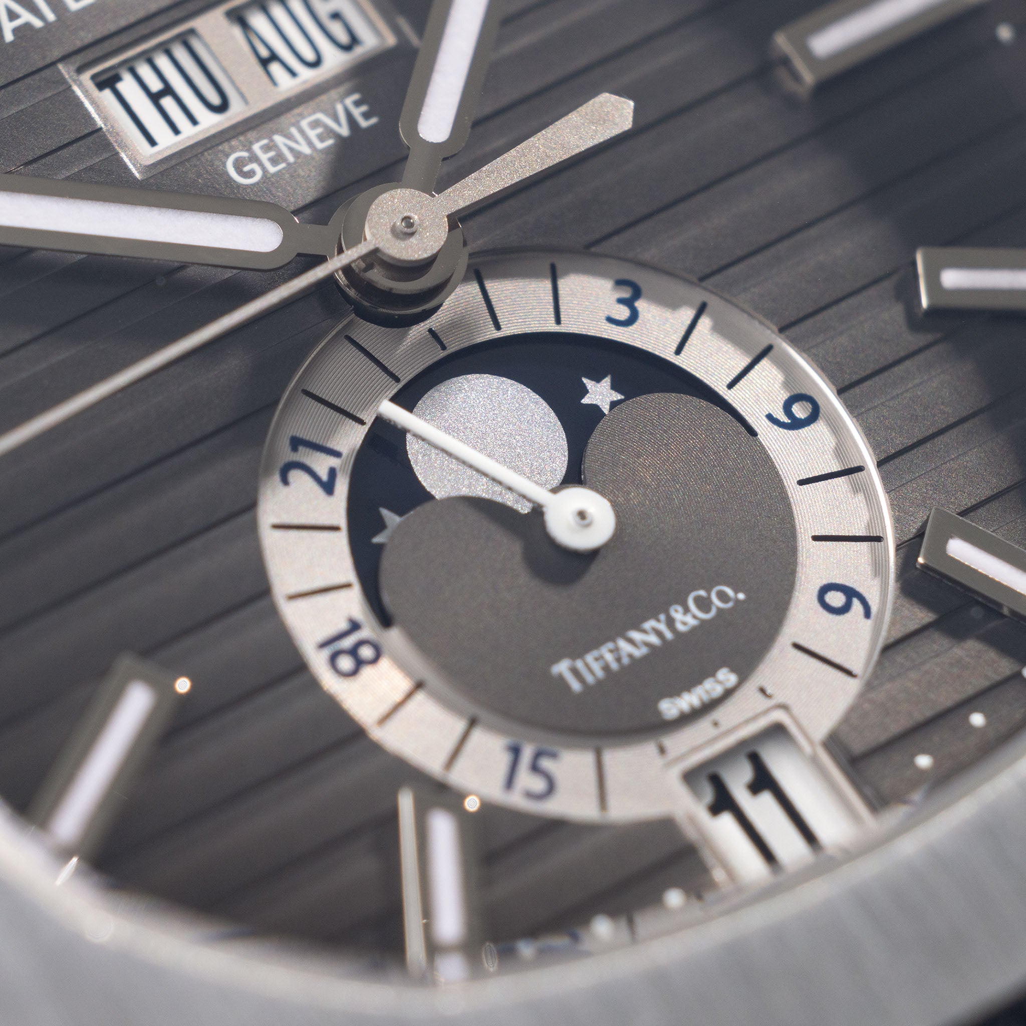Patek Philippe Nautilus 5726A Annual Calendar retailed by "Tiffany & Co" New York Full Collectors Set