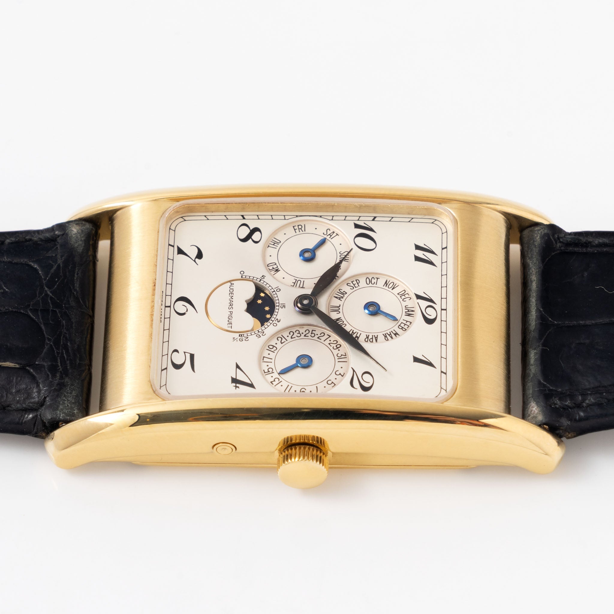 Audemars Piguet Quantième Perpetual Edward Piguet Cream Dial in 18k yellow gold ref. 25682BA