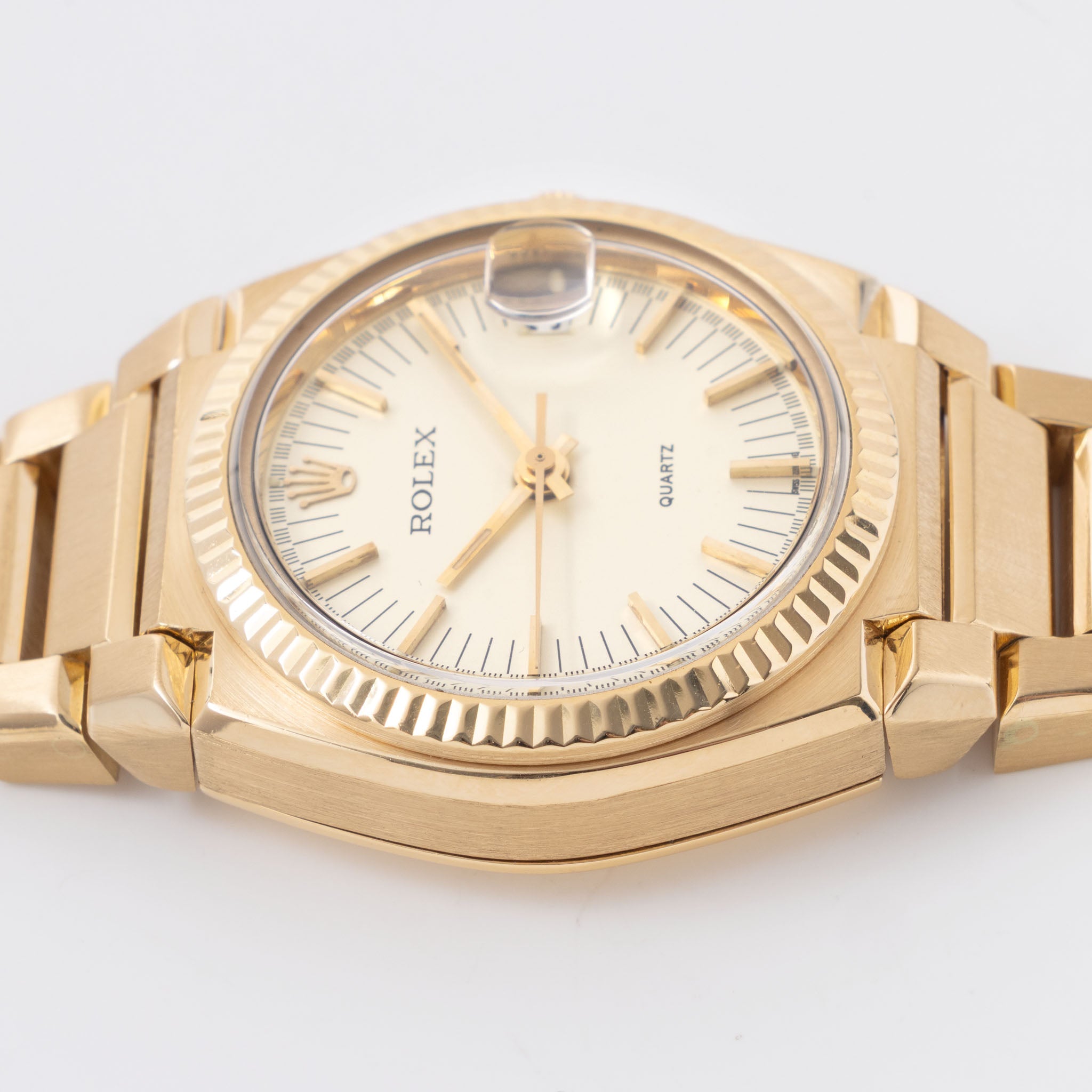 Rolex Beta 21 Il Texano Cream dial in 18k yellow gold ref 5100