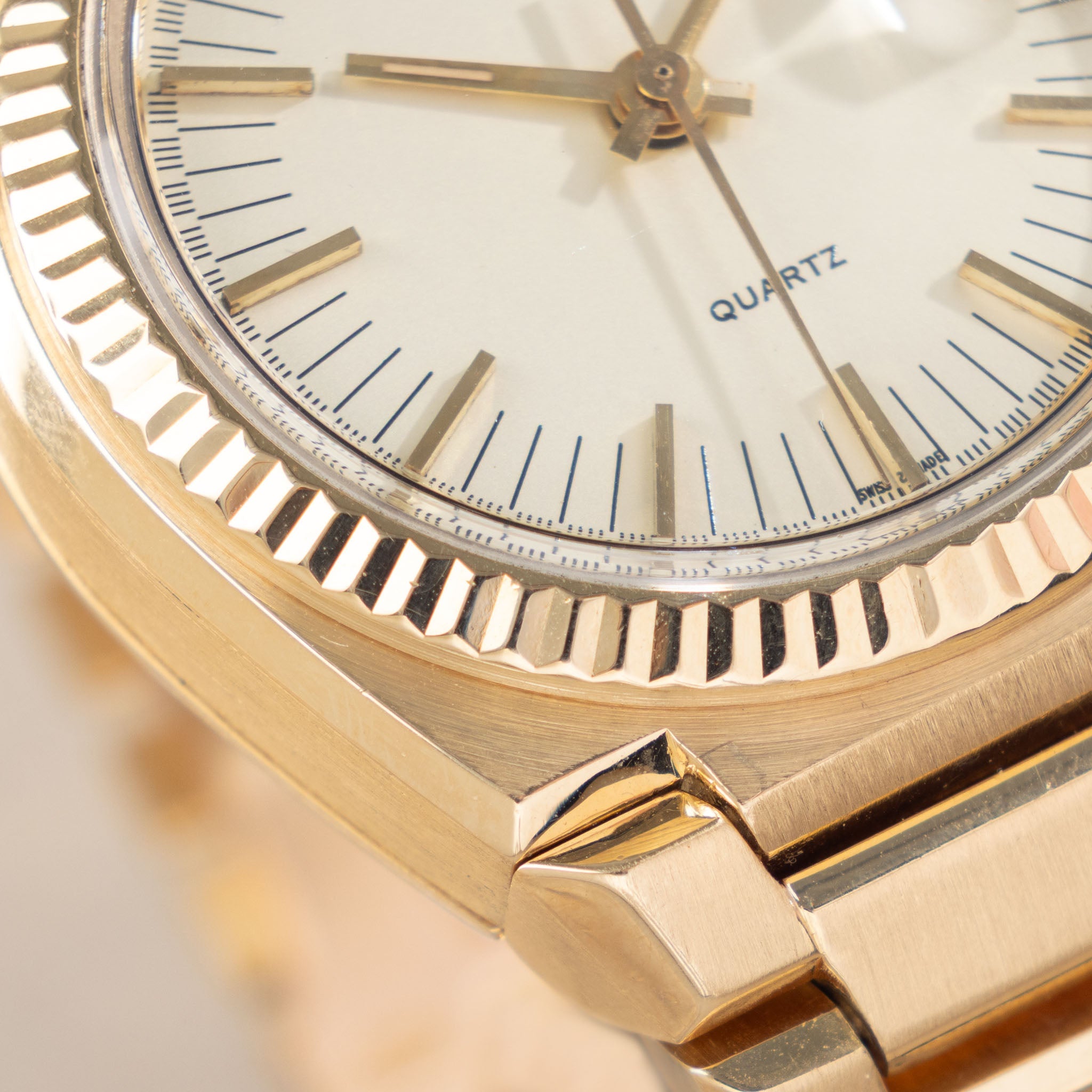 Rolex Beta 21 Il Texano Cream dial in 18k yellow gold ref 5100