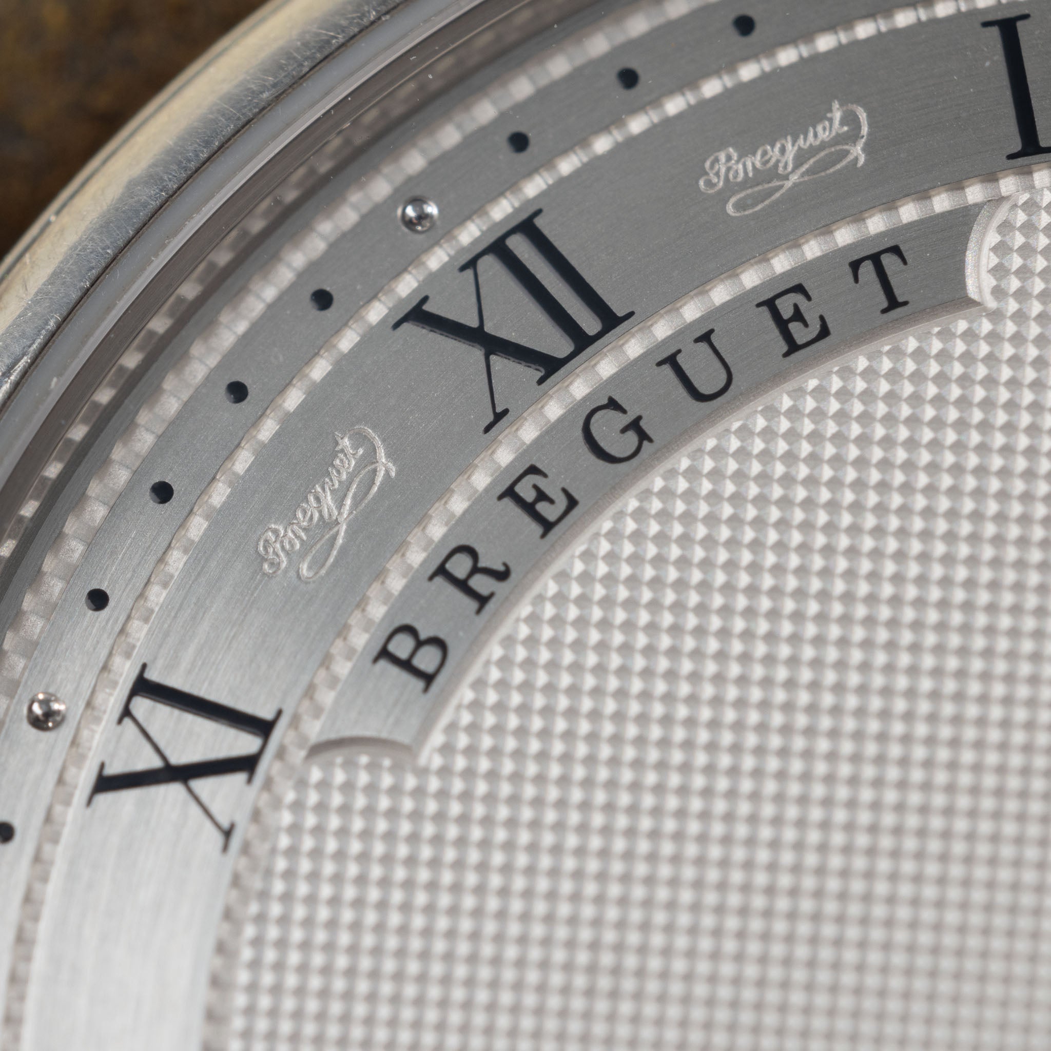 Breguet Classsique Dresswatch ref 5157 Ultra thin automatic Guilloché dial in 18 k white gold