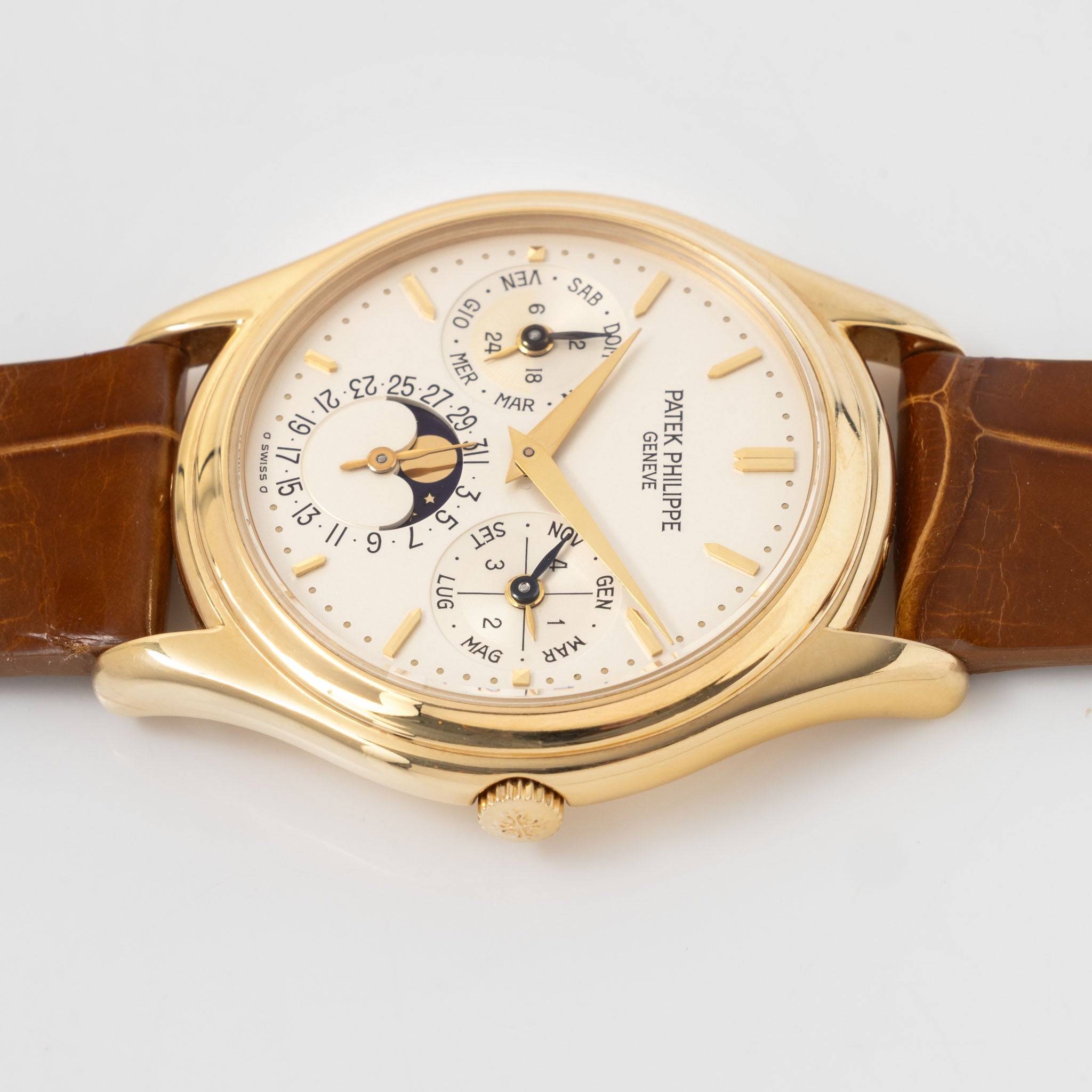 Patek Philippe Perpetual Calendar 3940J 2nd Series with Box and Papers in 18k Yellow Gold