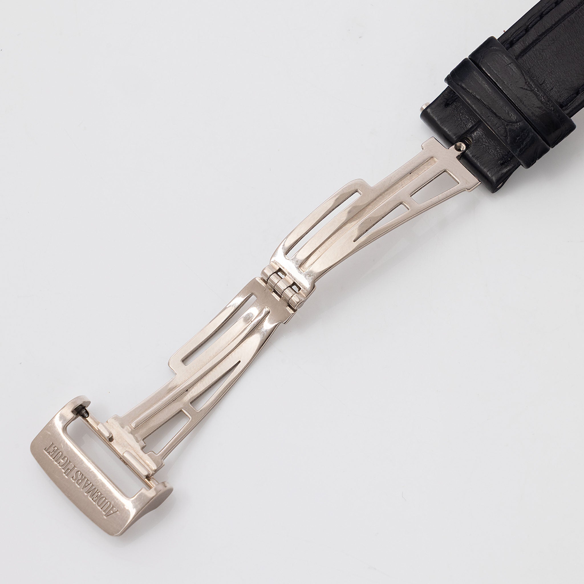 Audemars Piguet Jules Audemars Chronograph in 18k White Gold Cream Dial with Original Warranty and Register Booklet ref. 26100BC