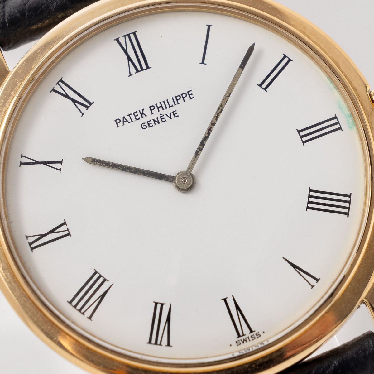 Patek Philippe Calatrava White Dial in 18 k Yellow Gold ref 3720J