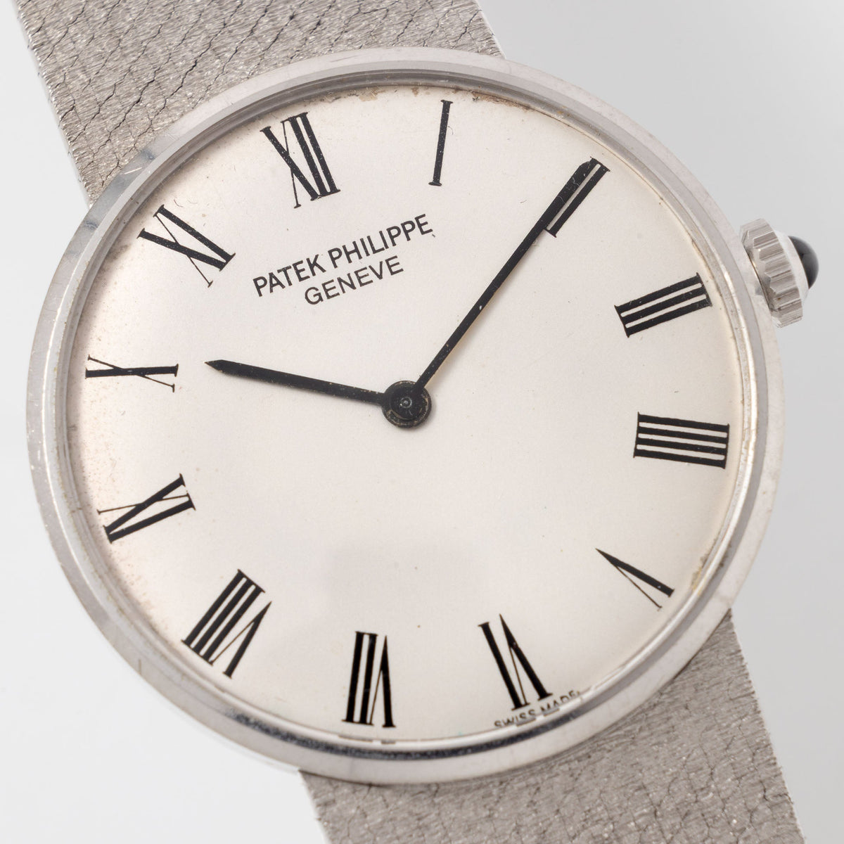 Patek Philippe Calatrava Silver dial in 18 k white gold with integrated bracelet ref 3513