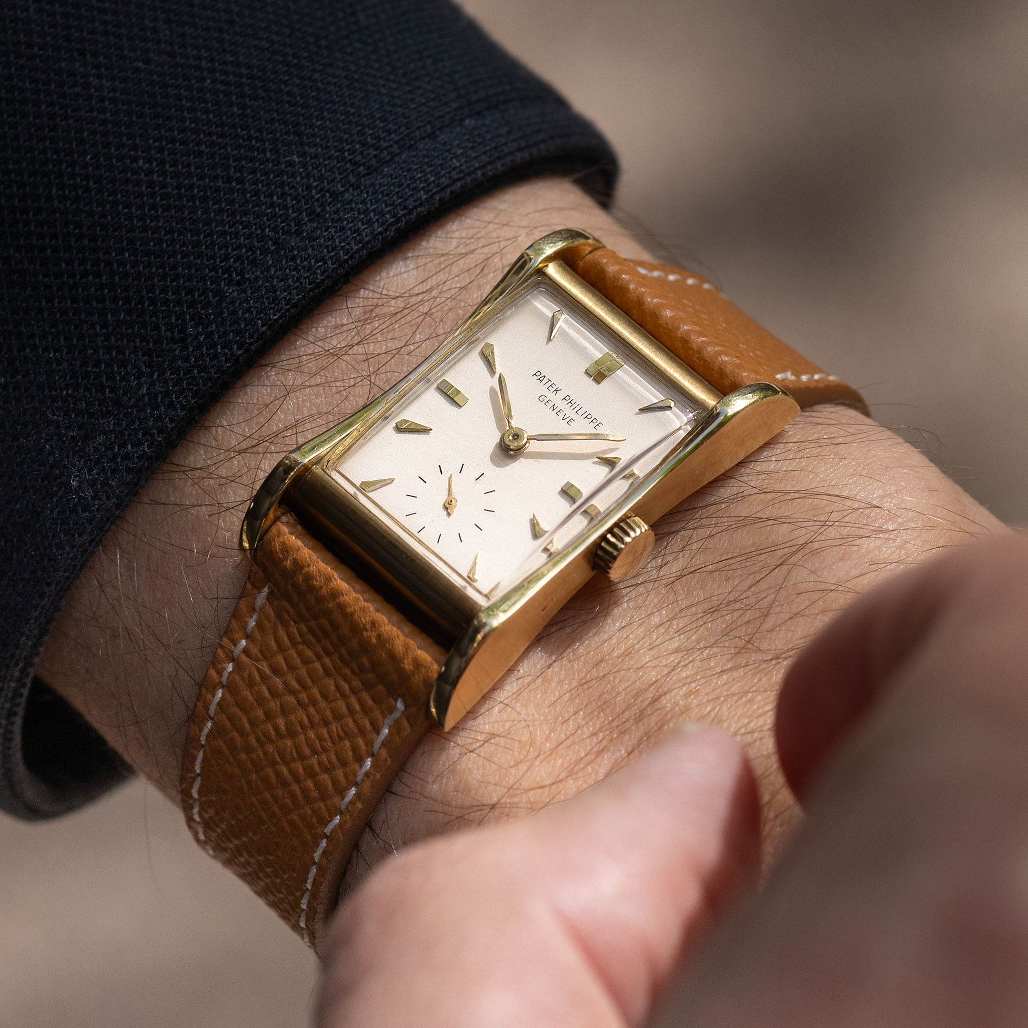 Patek Philippe “Hour Glass” Dress Watch ref. 2456J in 18k yellow gold