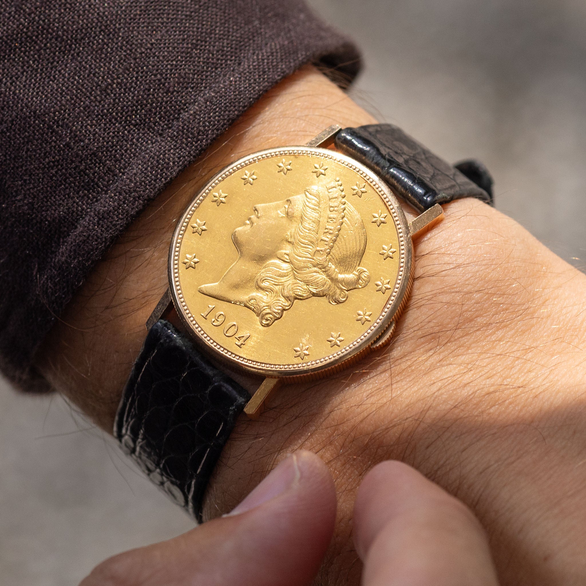 Vacheron Constantin Coin Watch in 18k Yellow Gold 4928