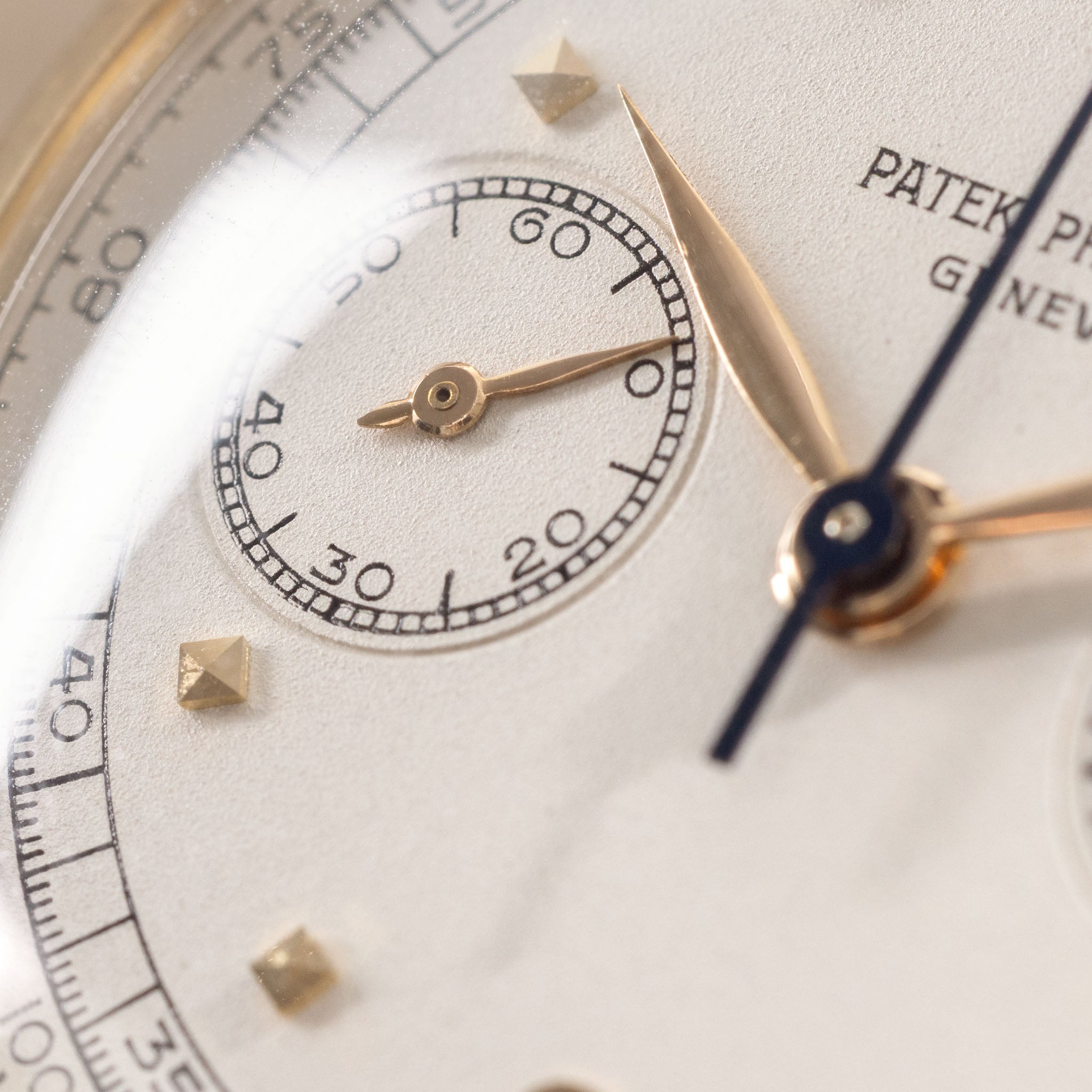 Patek Philippe Chronograph 1579J Second Series Silvered Dial in 18k Yellow Gold with Extract of the Archives