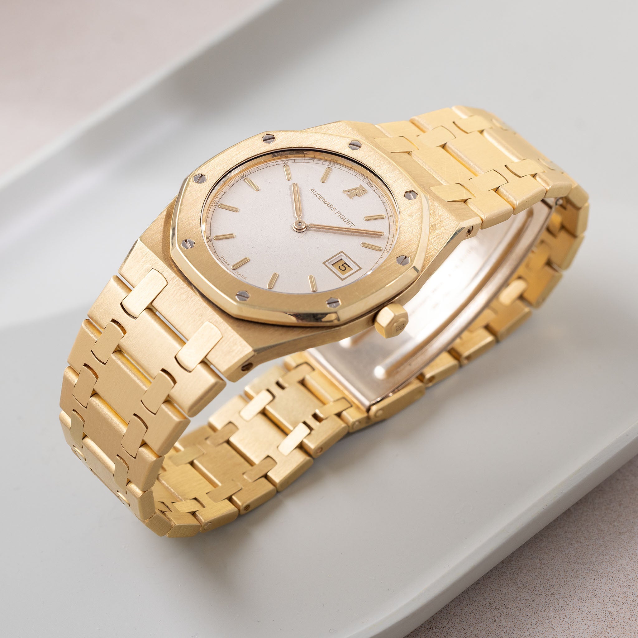 Audemars Piguet Royal-Oak Ultra Thin 56175BA in 18k Yellow Gold Cream Dial