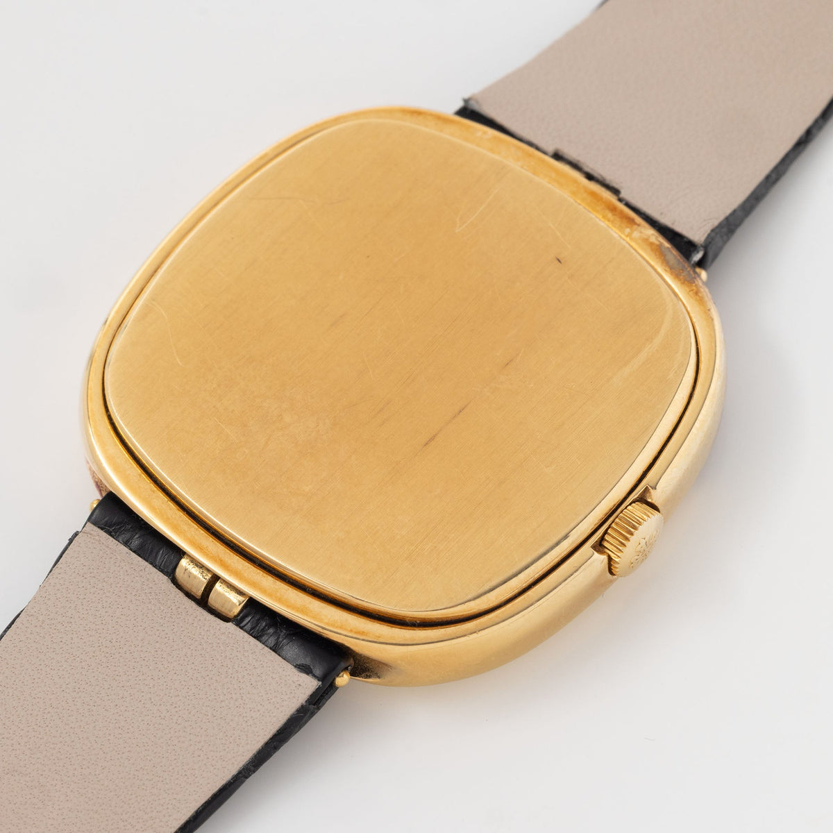 Patek Philippe Golden Ellipse Ref. 3604 TV Screen in 18k yellow Gold Champagne Clous de Paris Dial with Original Papers