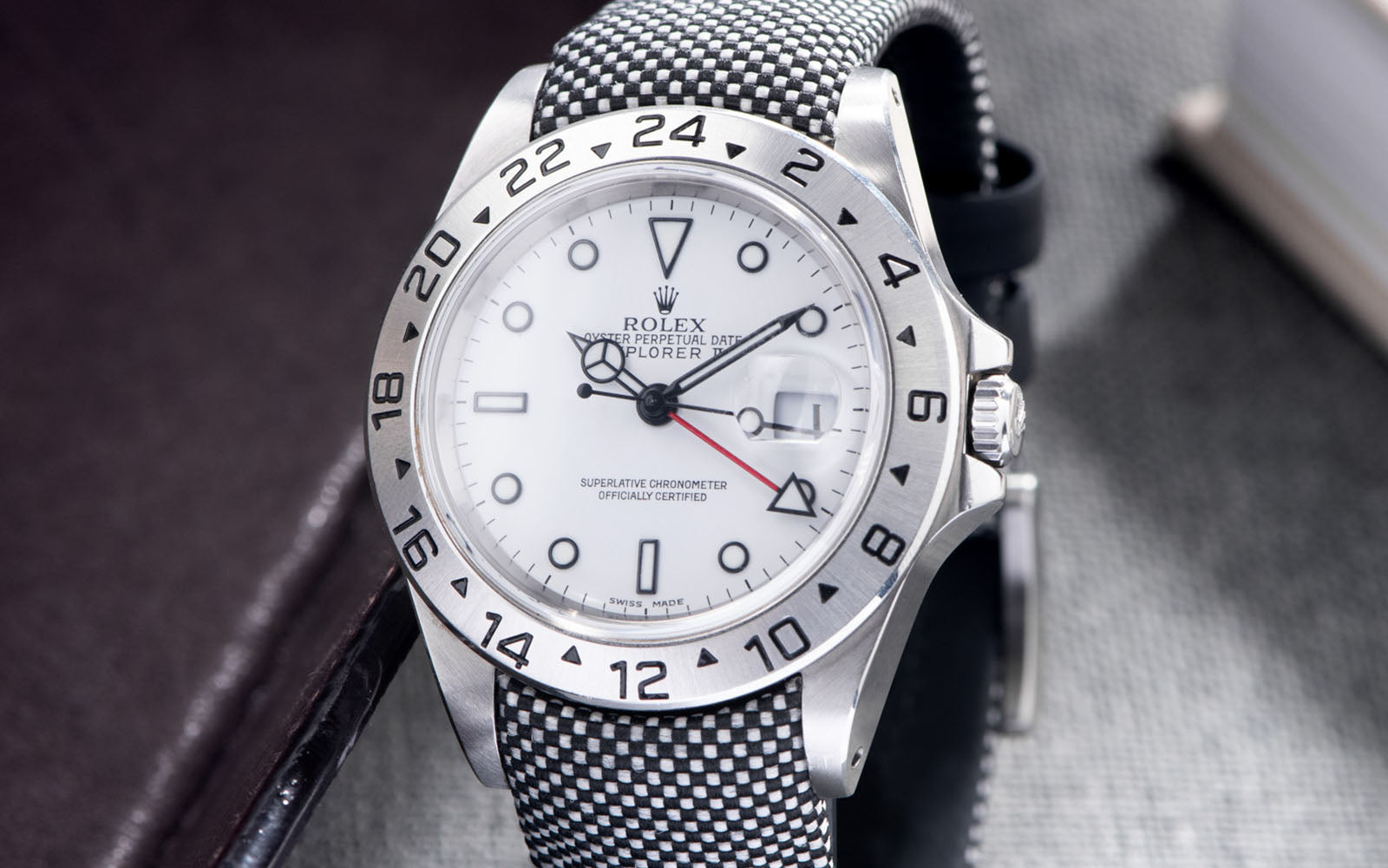 ROLEX EXPLORER 2 WHITE DIAL 16570