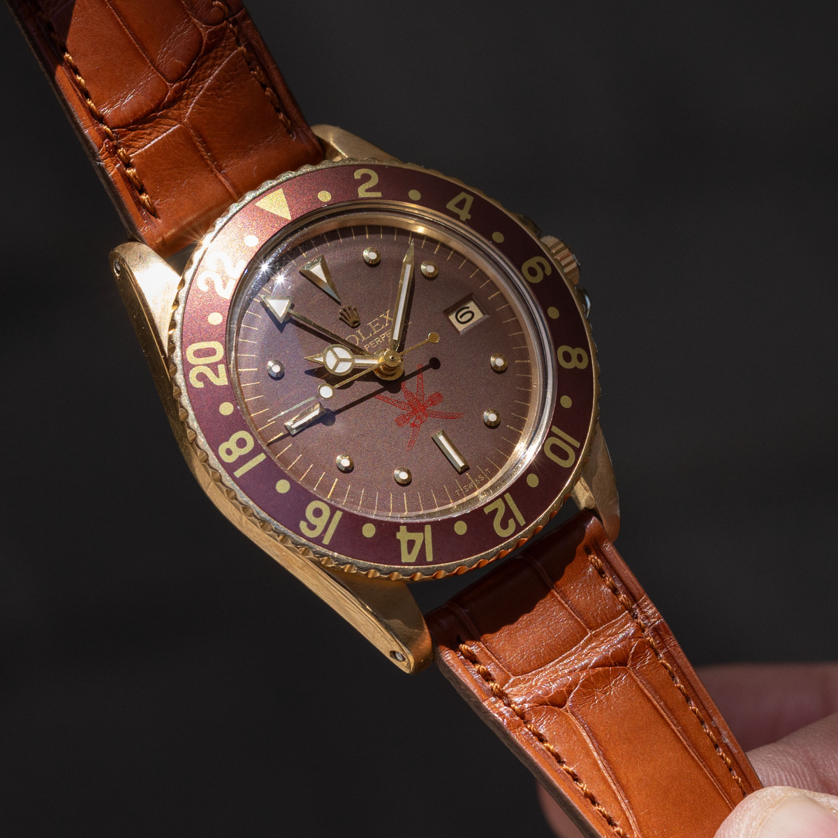 The Grail Gold GMT-Master, a unqiue Khanjar 1675/8