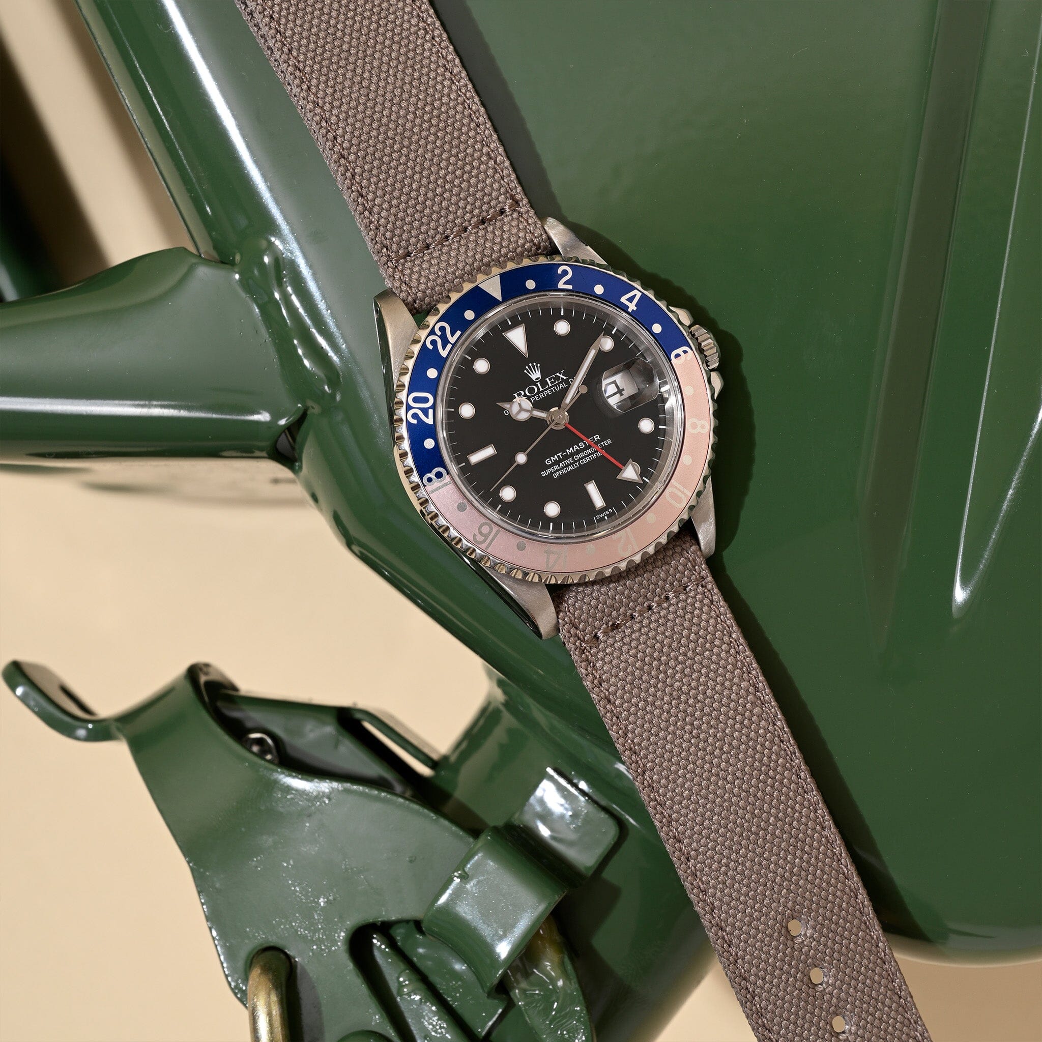 Seiko Prospex Arnie Urban Safari Solar Sports Diver's 200M Watch SNJ031P1 :  Amazon.in: Fashion