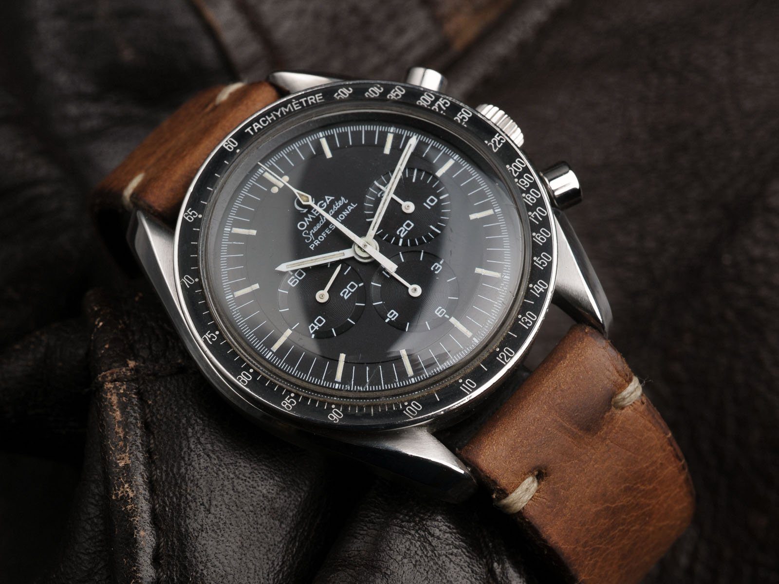 OMEGA SPEEDMASTER 1969