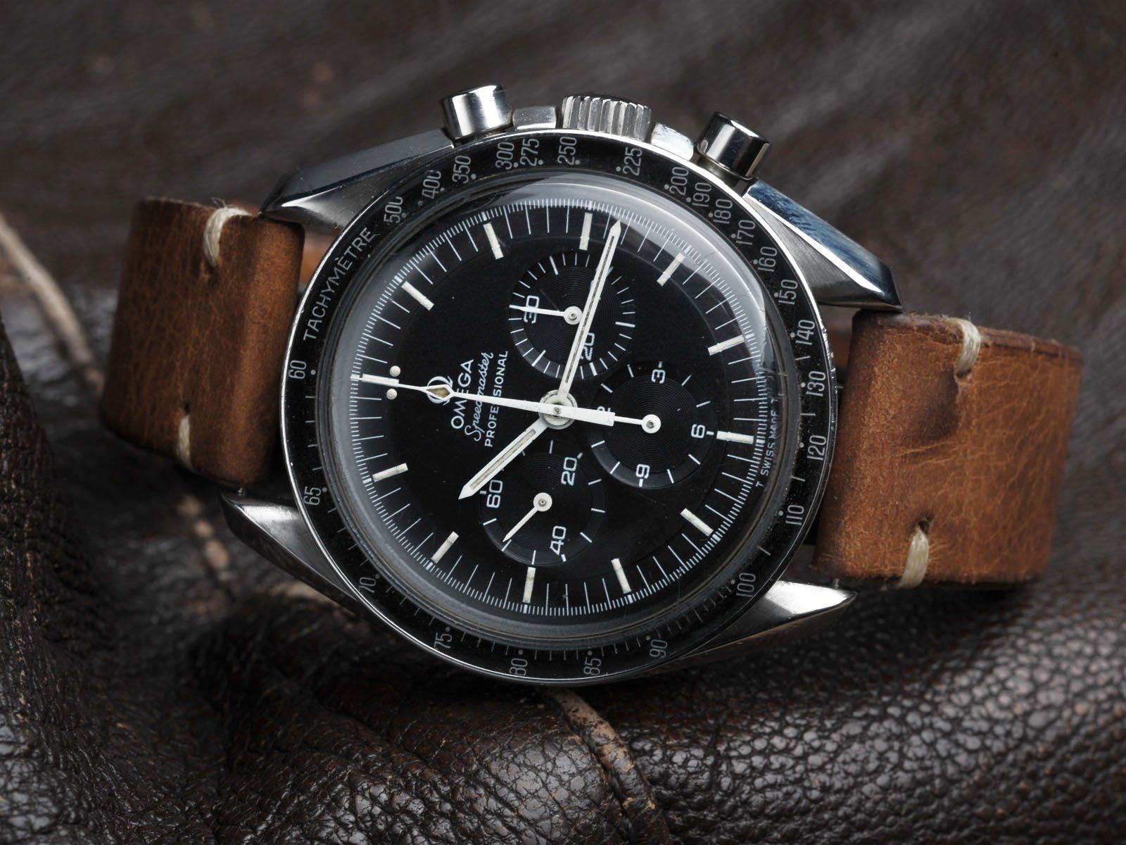 OMEGA SPEEDMASTER 1969