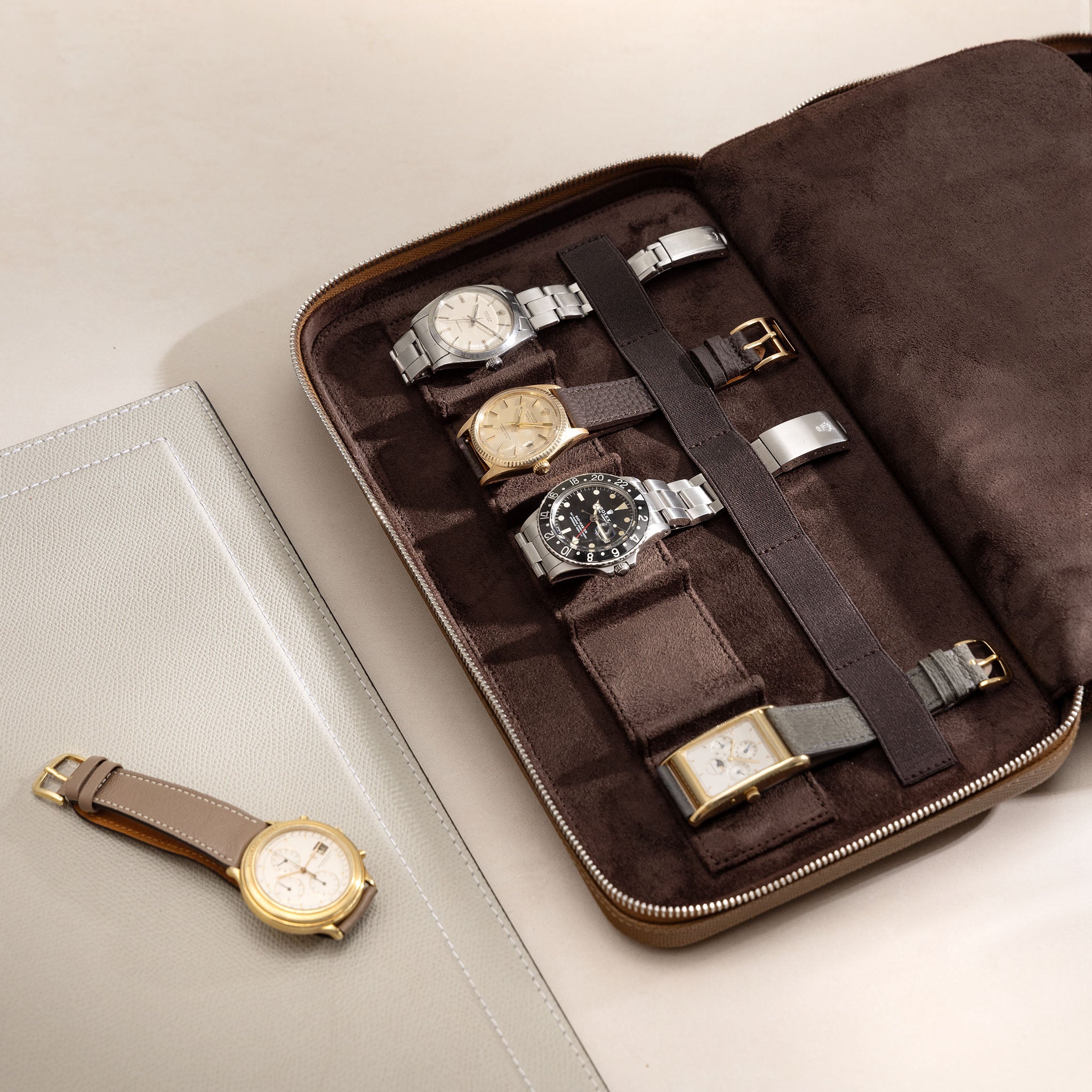 The Berlin 10 Watch Leather Zip Folder - Jubilee Edition by JPM