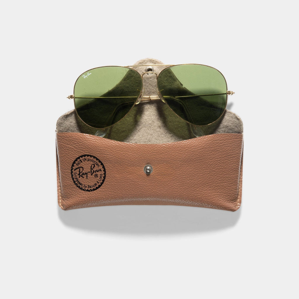Vintage Ray Ban Aviator Sunglasses display picture 3