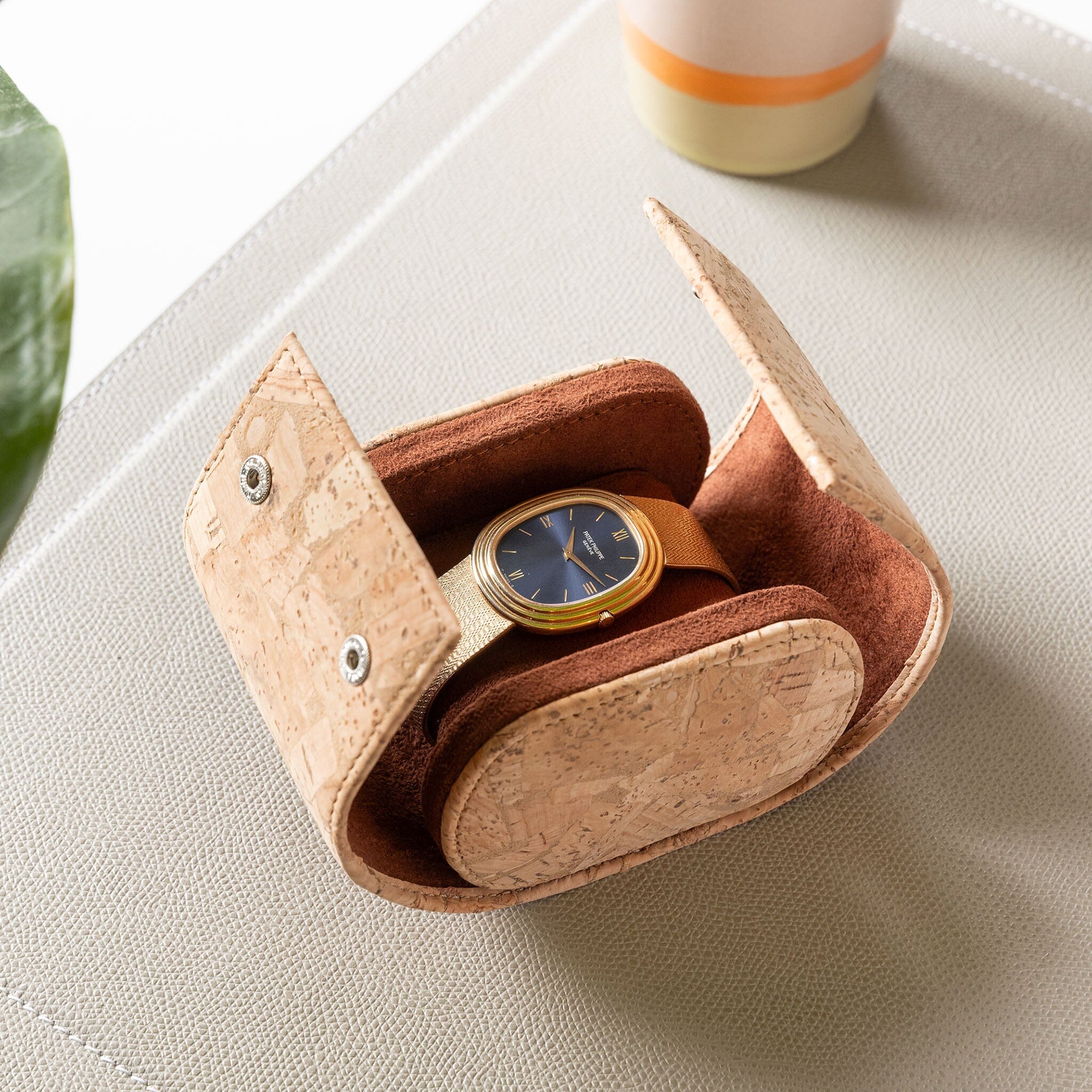 Oval Single Watch Cork Watch Box