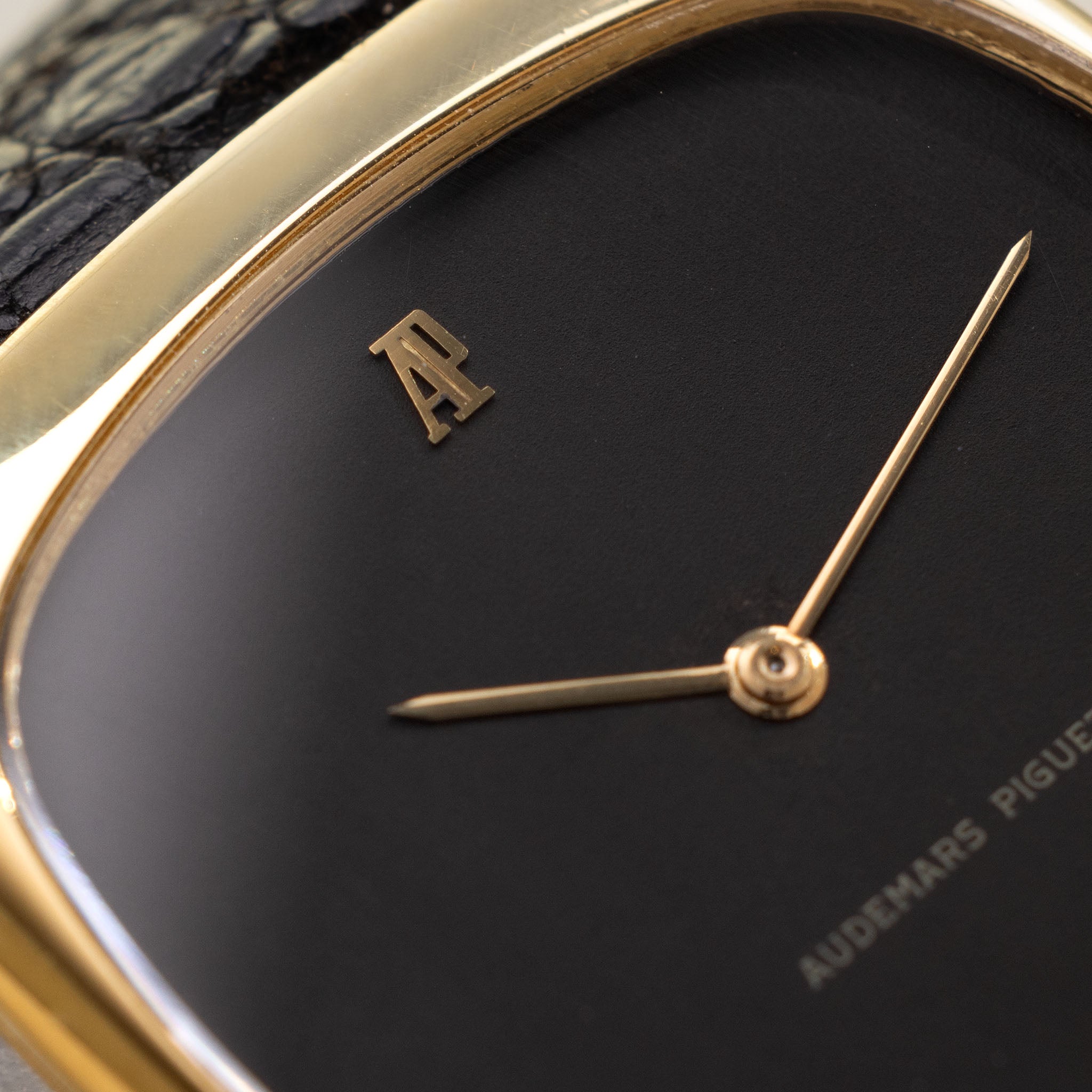 Audemars  Piguet  "Coussin " 18 k yellow gold Dresswatch “ultra thin “