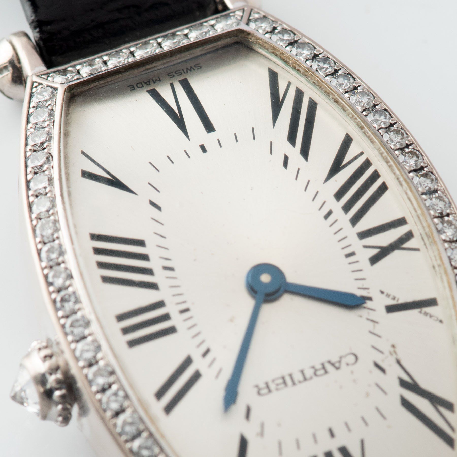 Cartier 18K WHITE GOLD TONNEAU WATCH 完品 Cartier Tonneau White Gold with Diamonds Reference 2711