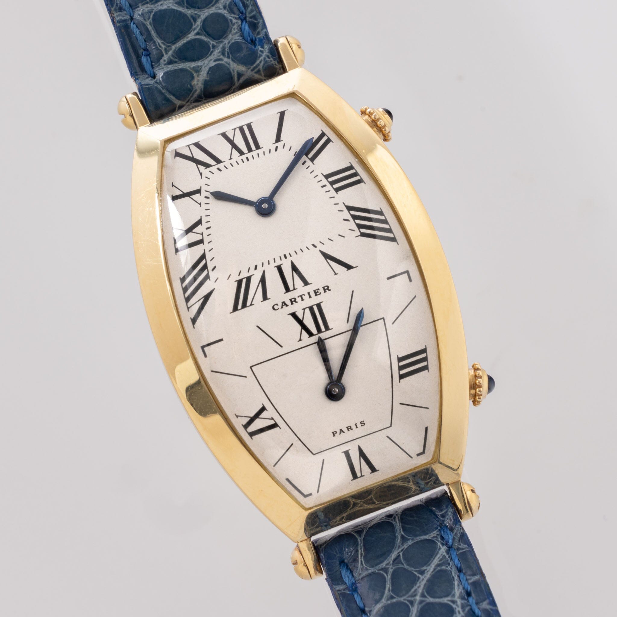 Cartier tonneau hot sale dual time