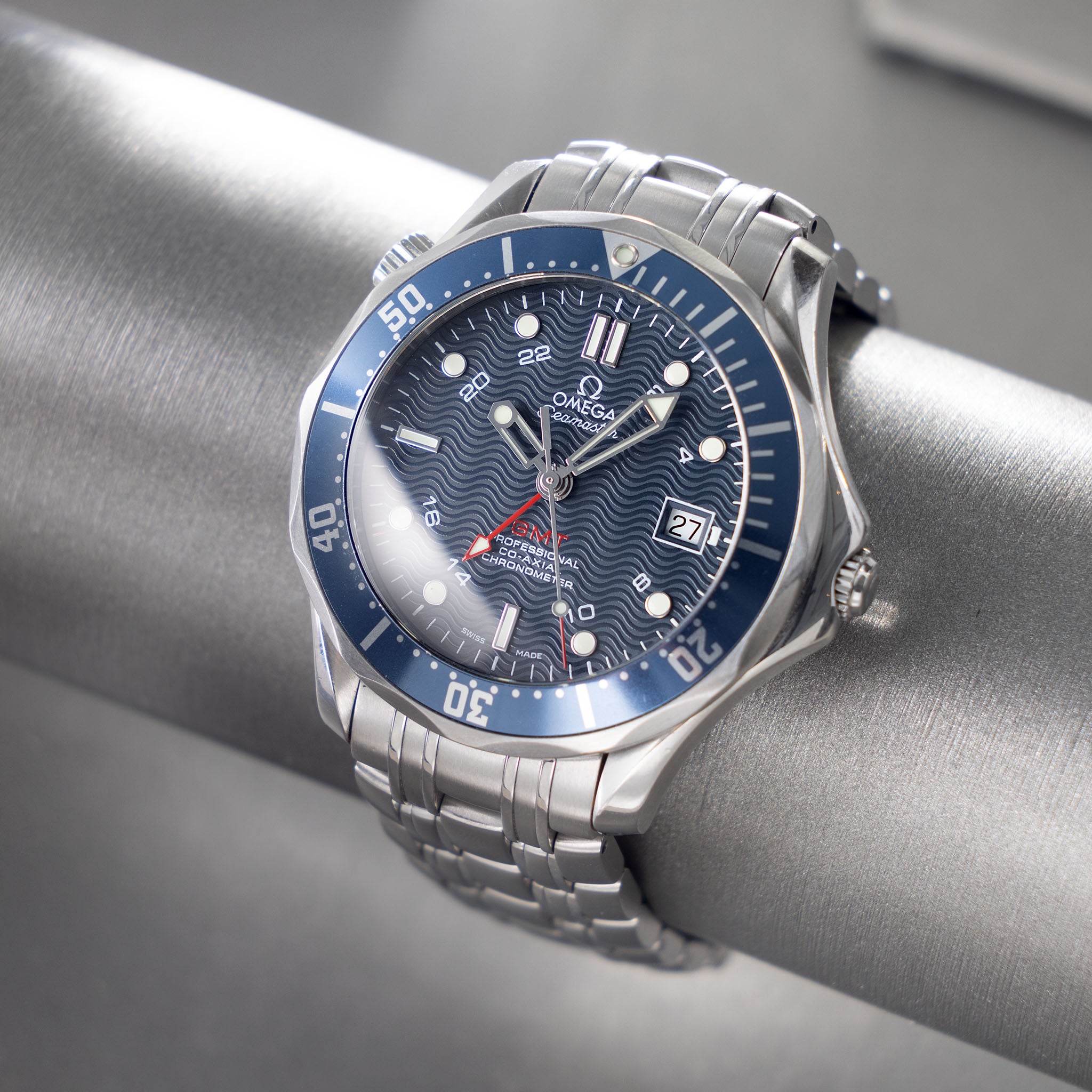 Omega Seamaster Blue "Wave" Dial GMT Ref. 25358000 Box and Papers Set with Two Bracelets