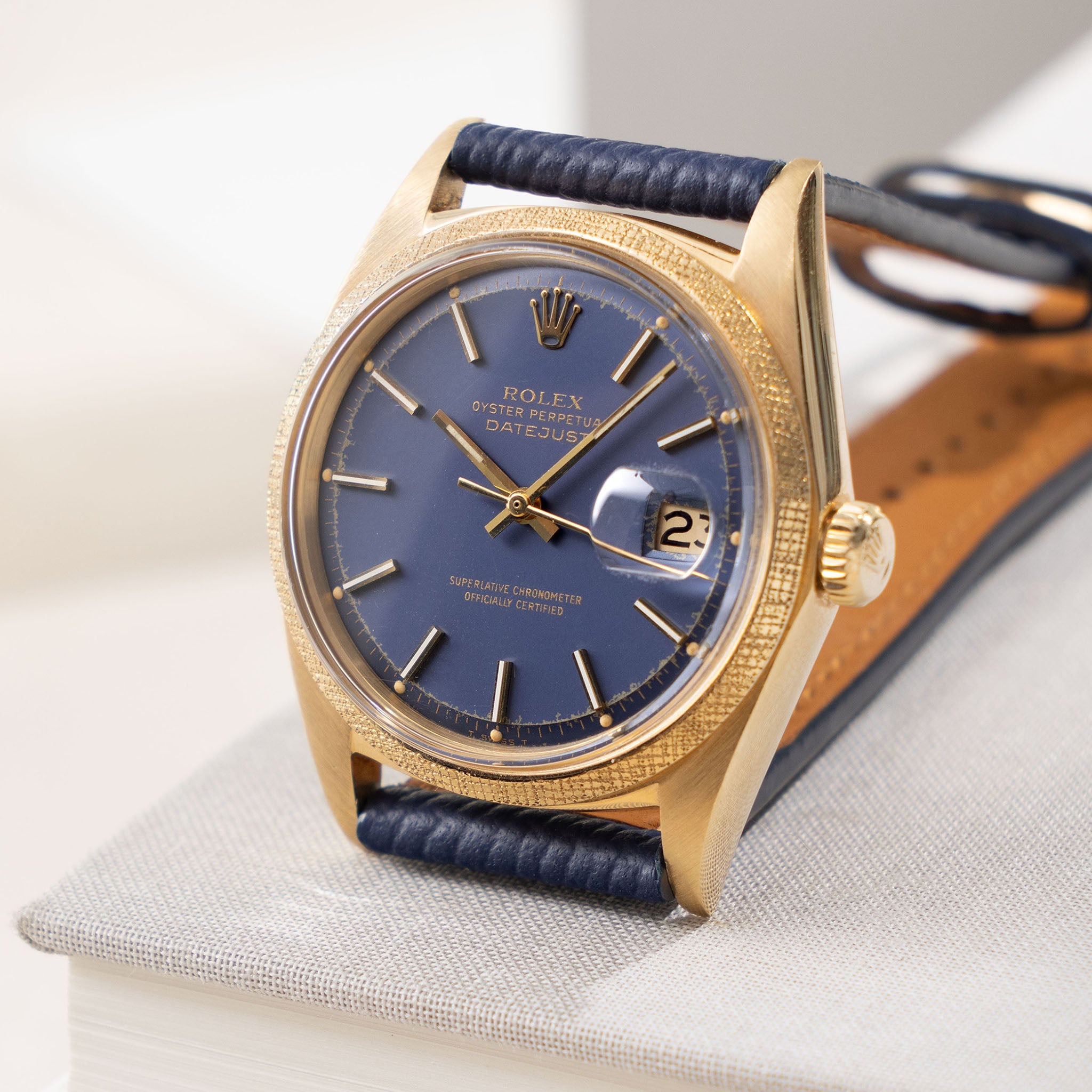 Rolex Datejust Ref. 1611 Morellis finish Blue Dial in 18 k yellow gold