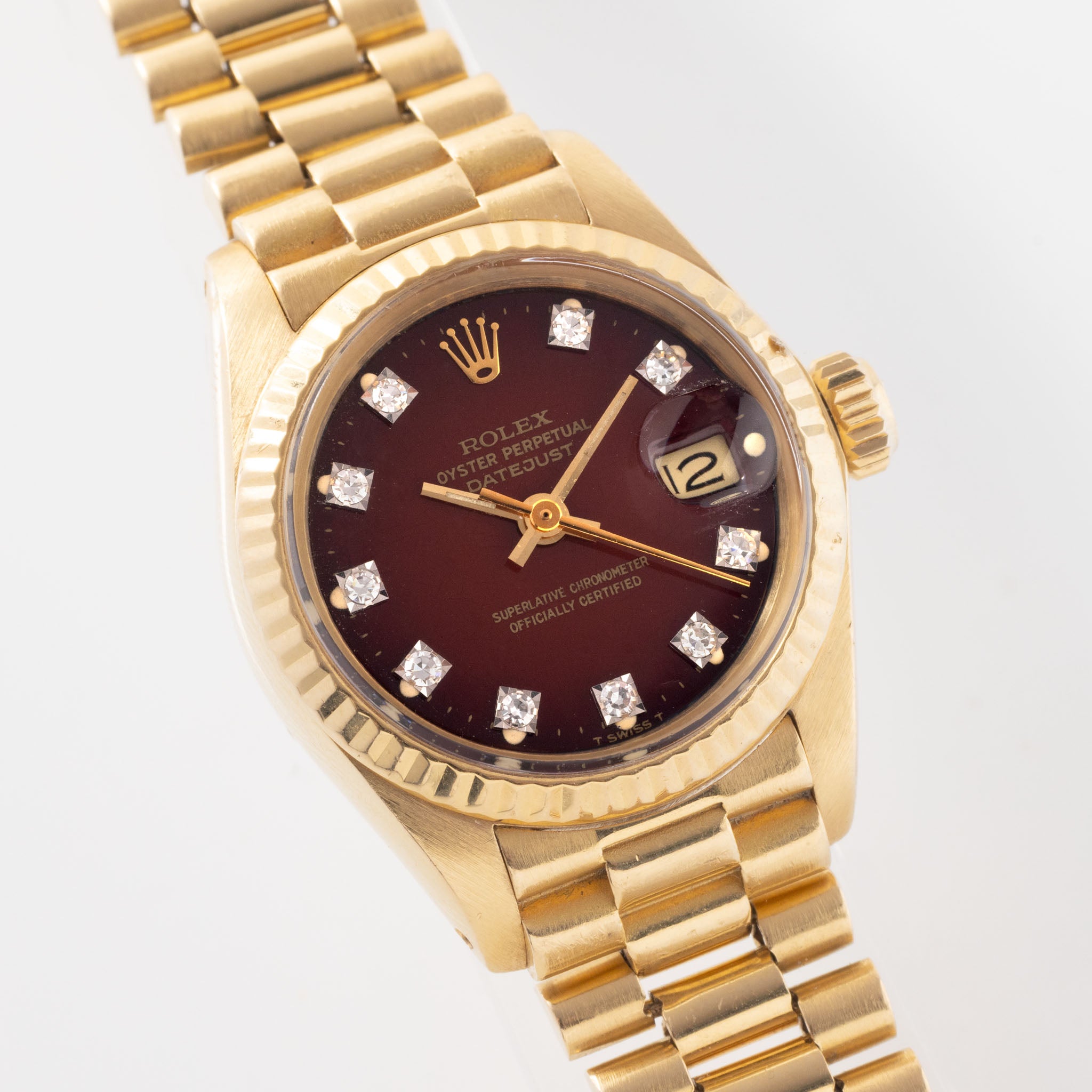 Rolex Datejust red Dégradé dial with diamond markers  in 18 k yellow gold ref 6917