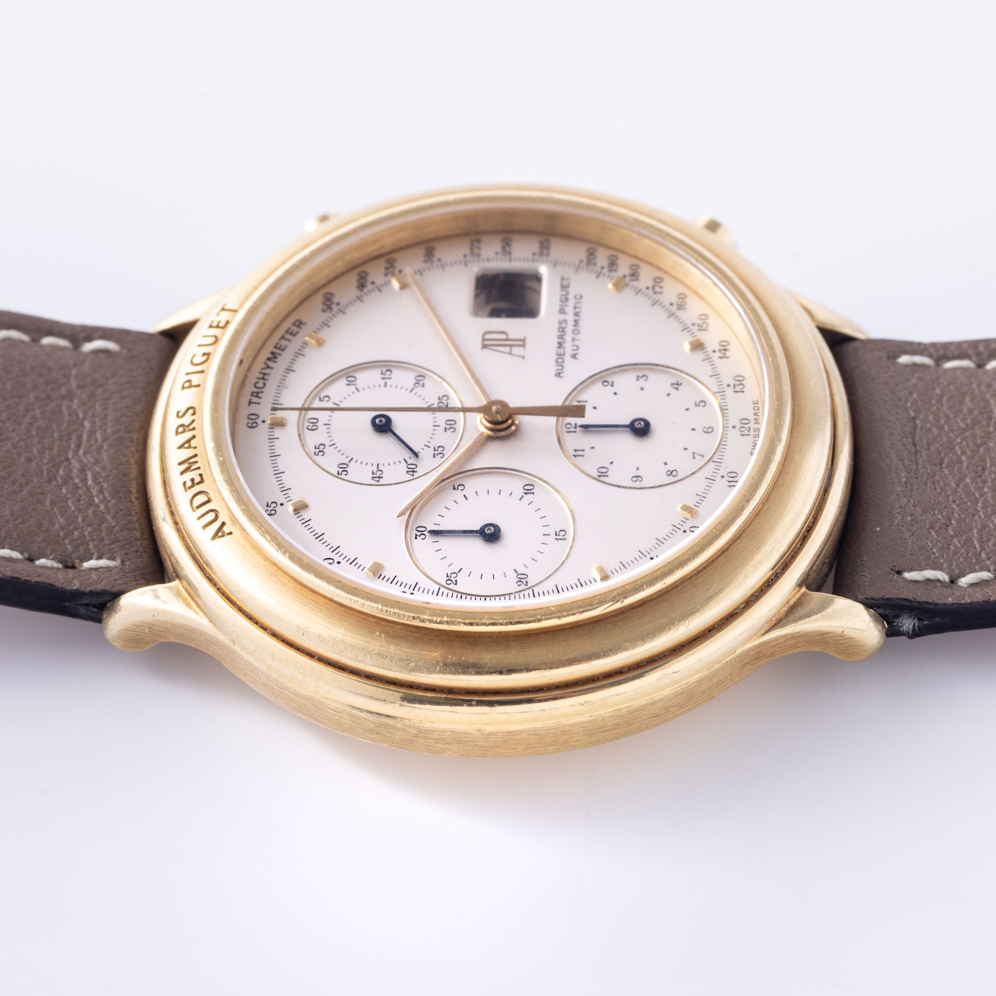 Audemars Piguet Huitième Chronograph Silver Dial in 18k Yellow Gold Ref. 25644