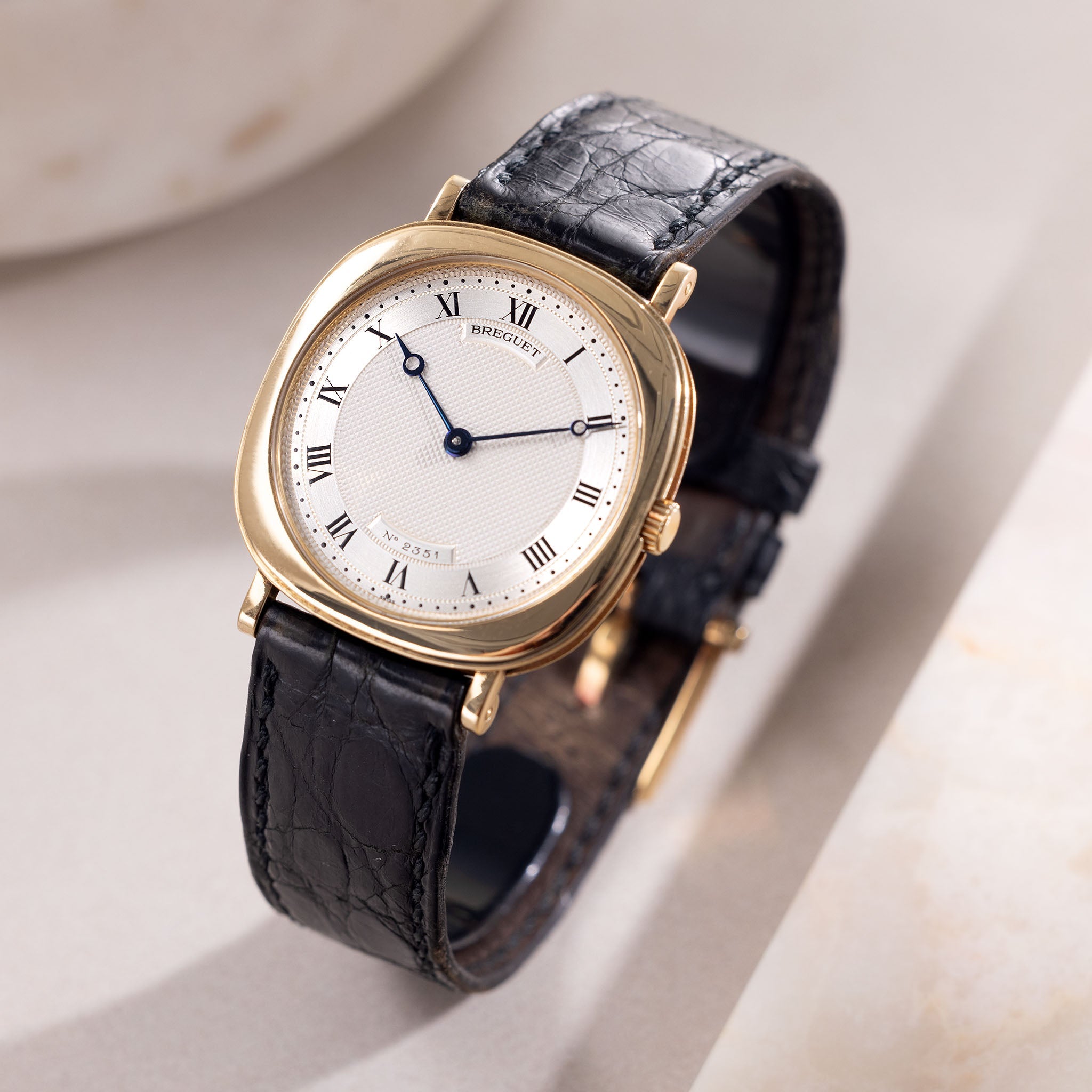 Breguet Cushion ref. 2351 in 18k yellow gold - incoming