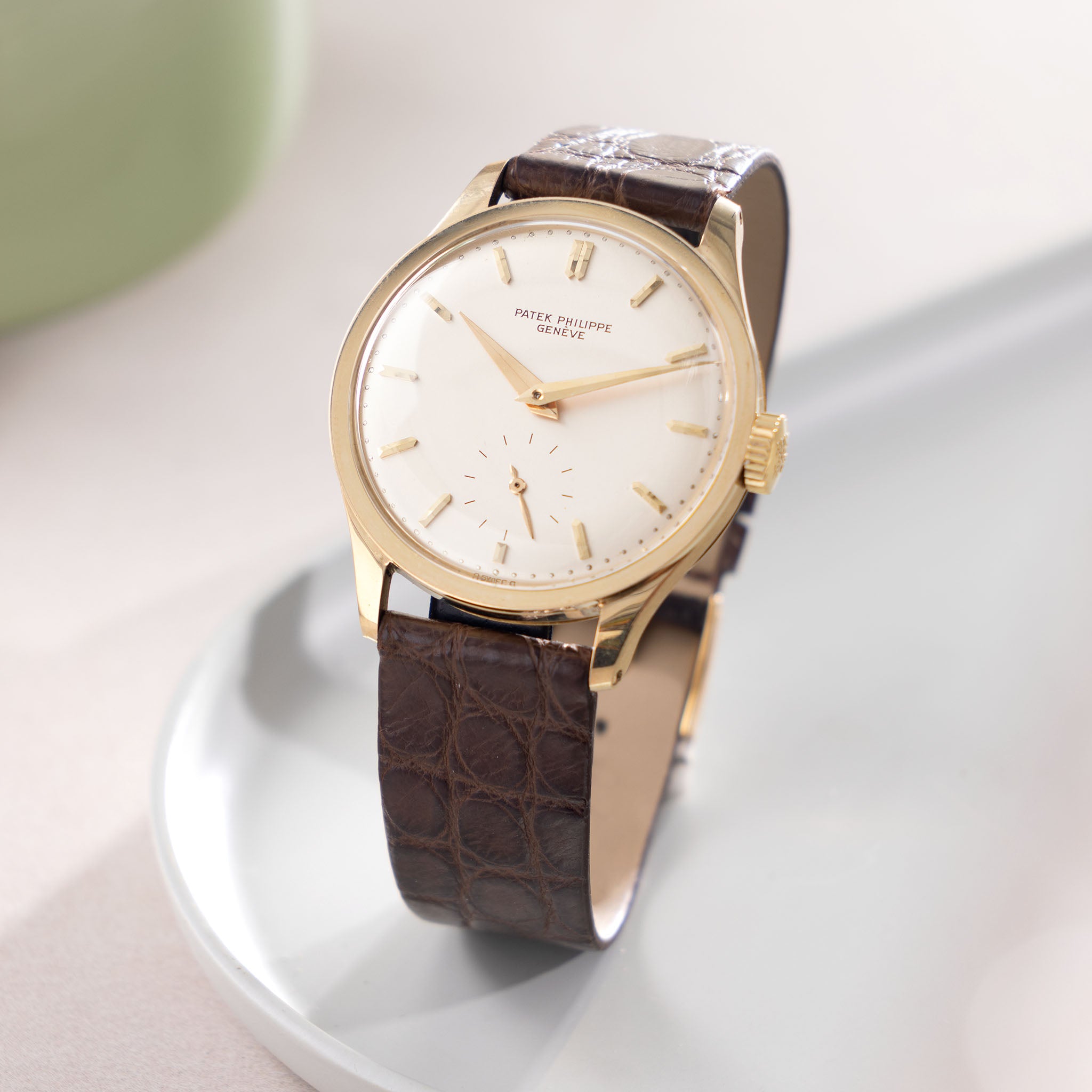 Patek Philippe Calatrava in 18k Yellow Gold Ref. 570J Silver Dial with Extract of the Archives