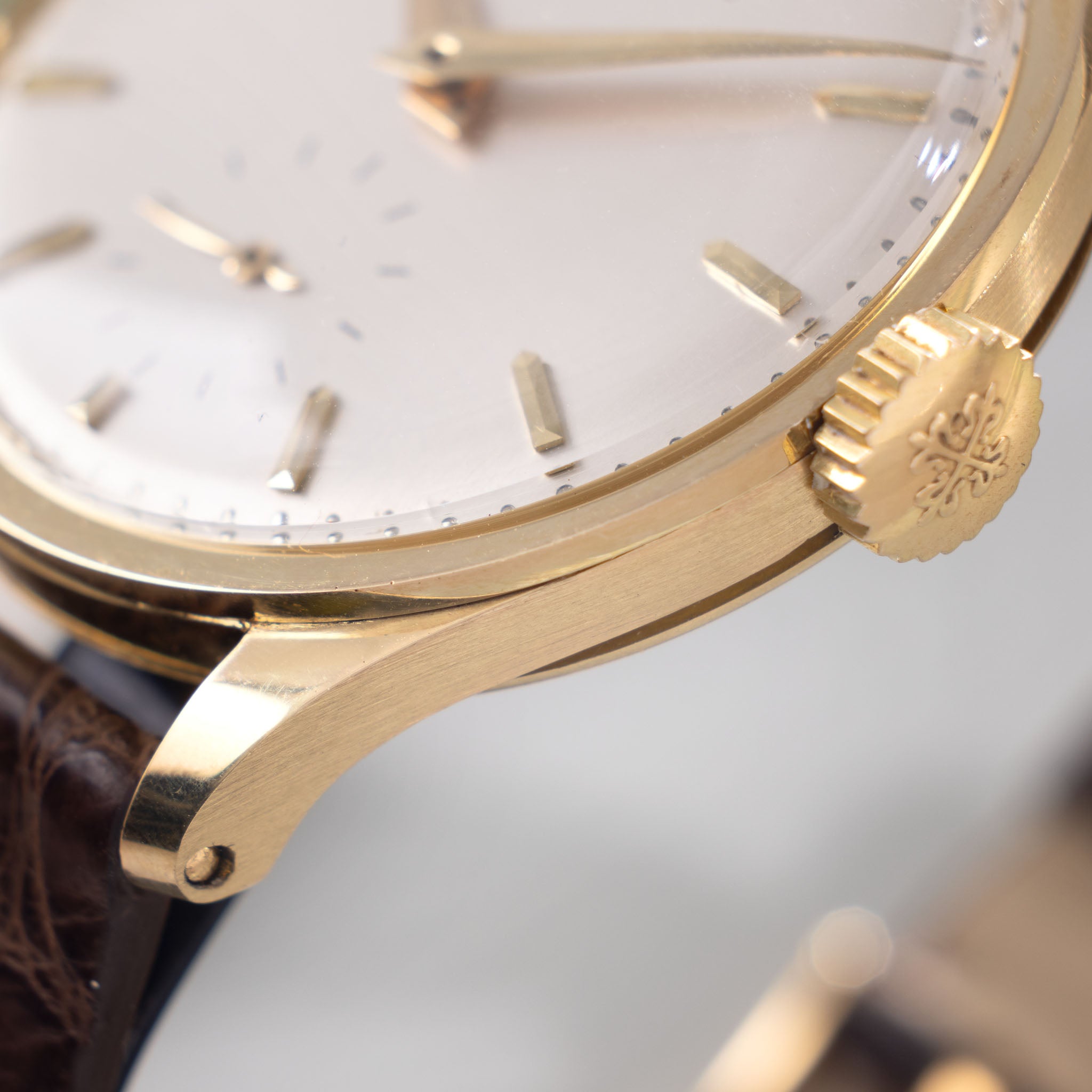 Patek Philippe Calatrava in 18k Yellow Gold Ref. 570J Silver Dial with Extract of the Archives