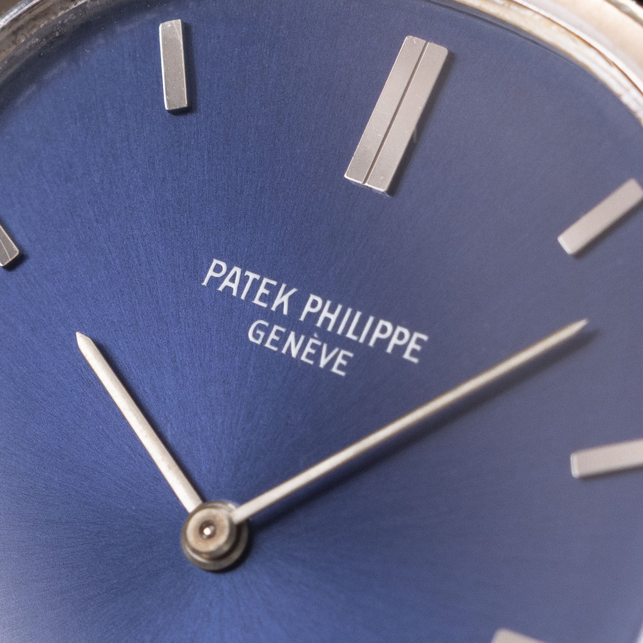 Patek Philippe Golden Ellipse Blue Dial in 18k White Gold ref. 3846G