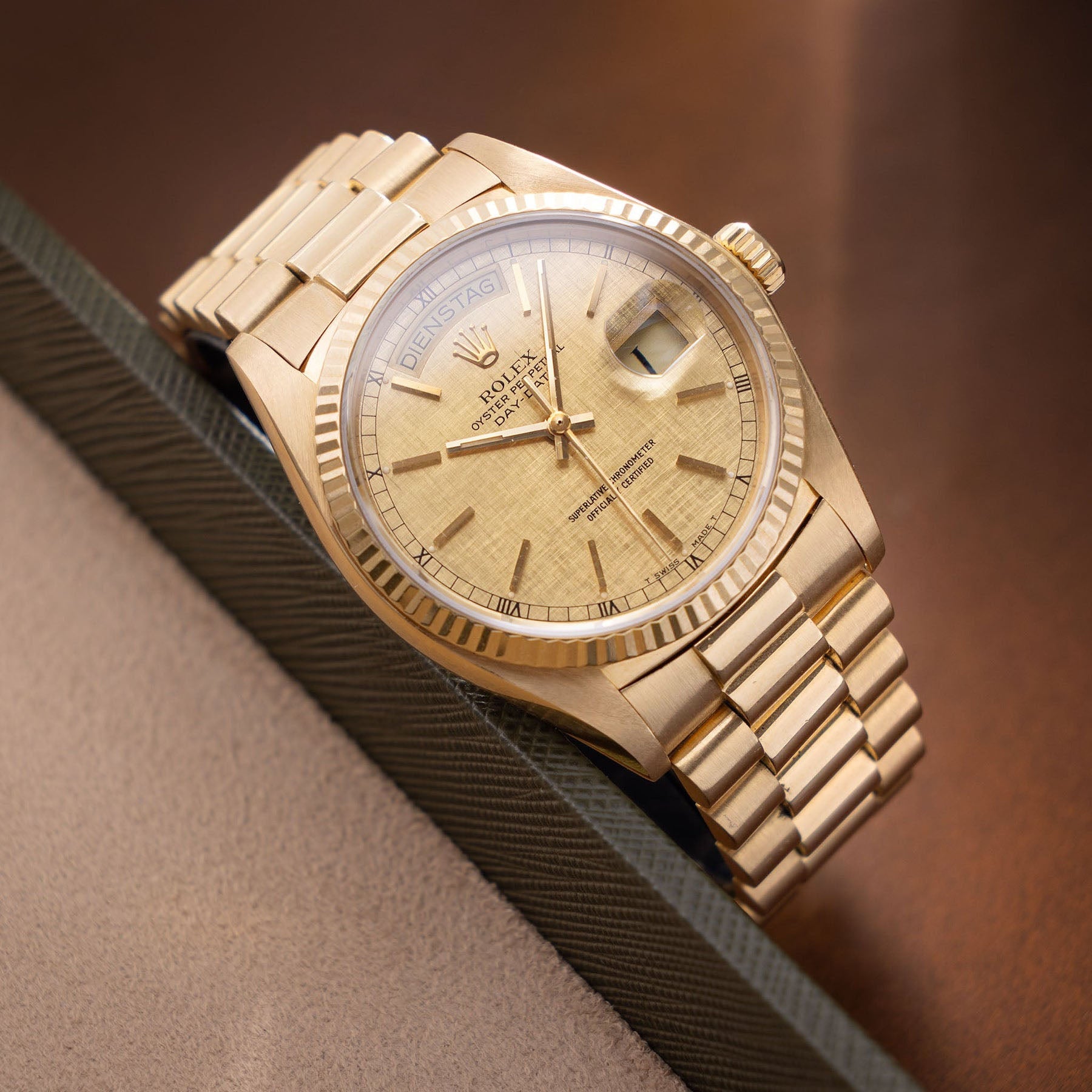 トップス Esan Rolex Day-Date 18038 Linen Champagne Dial in 18k Yellow Gold