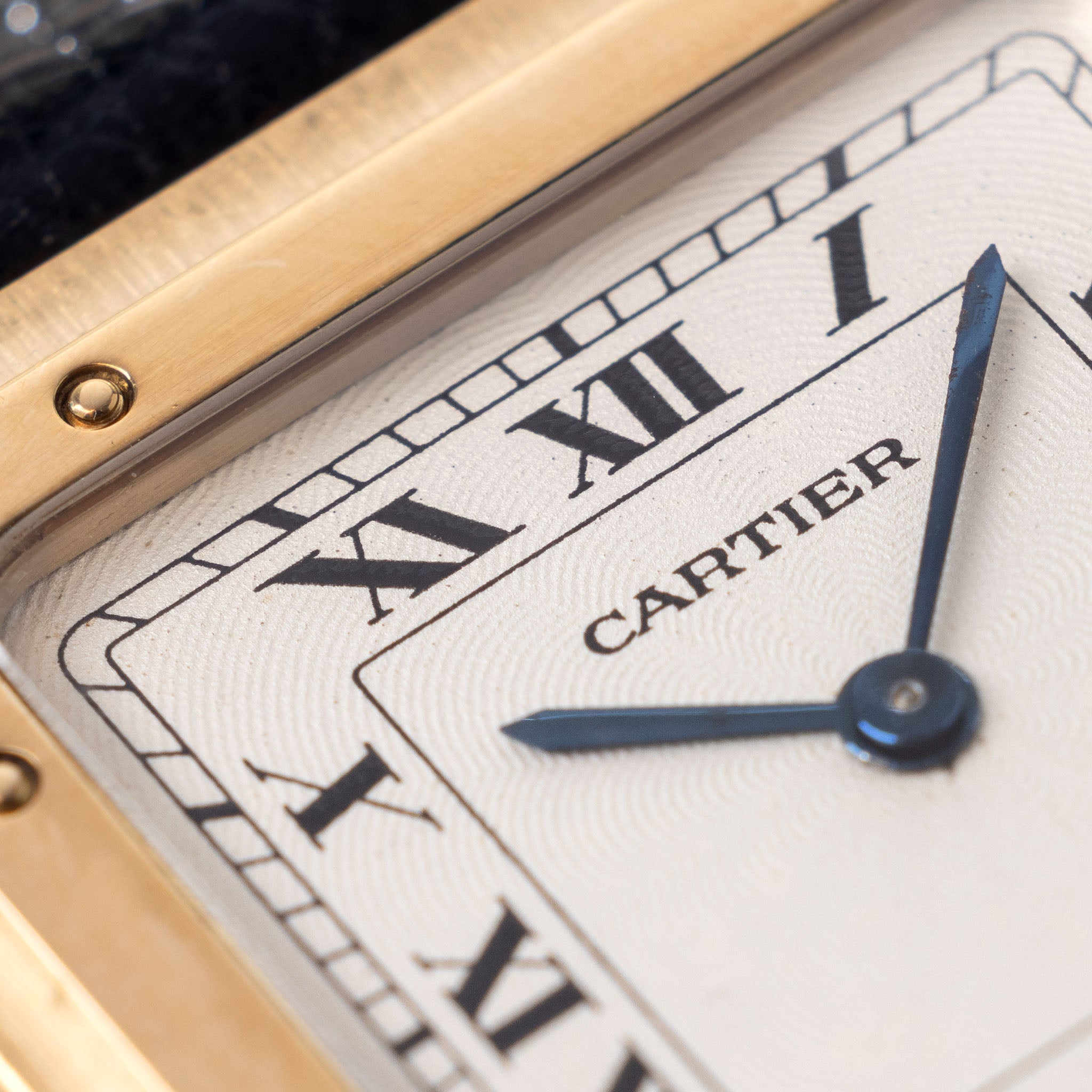 Cartier Tank Louis  ultra thin cream dial ref 96019 in 18 k yellow gold