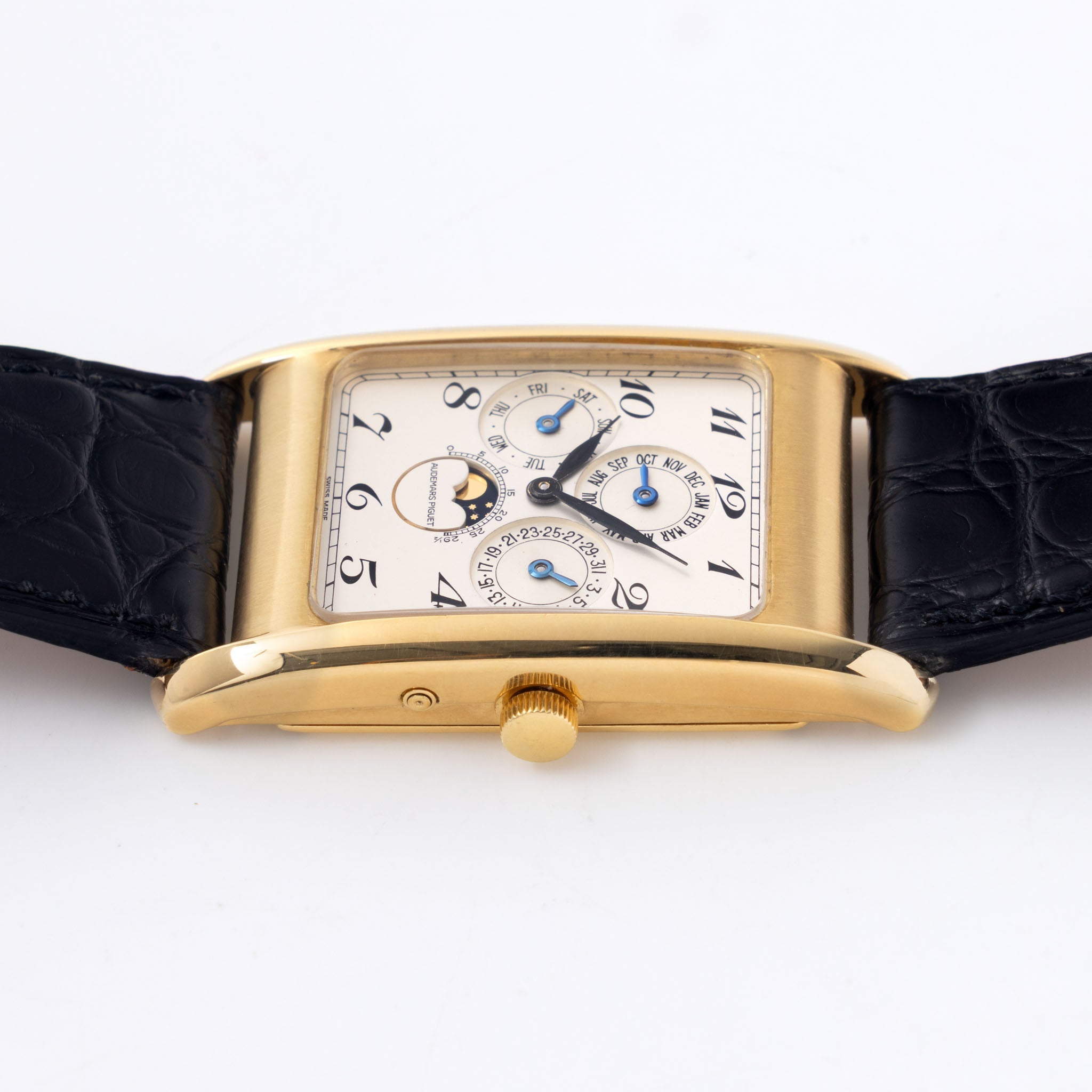 Audemars Piguet Quantième Perpetual Edward Piguet silver Dial ref 25682BA in 18 k yellow gold